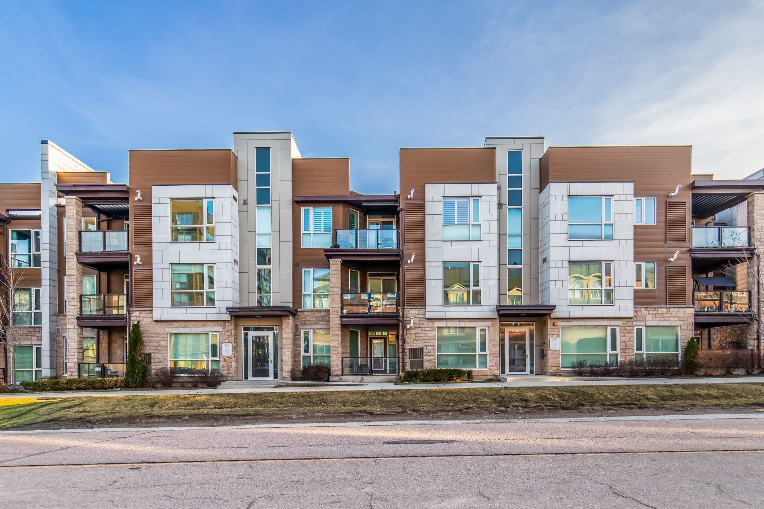 2370 Khalsa Gate 304, Oakville, ON L6M 1P5