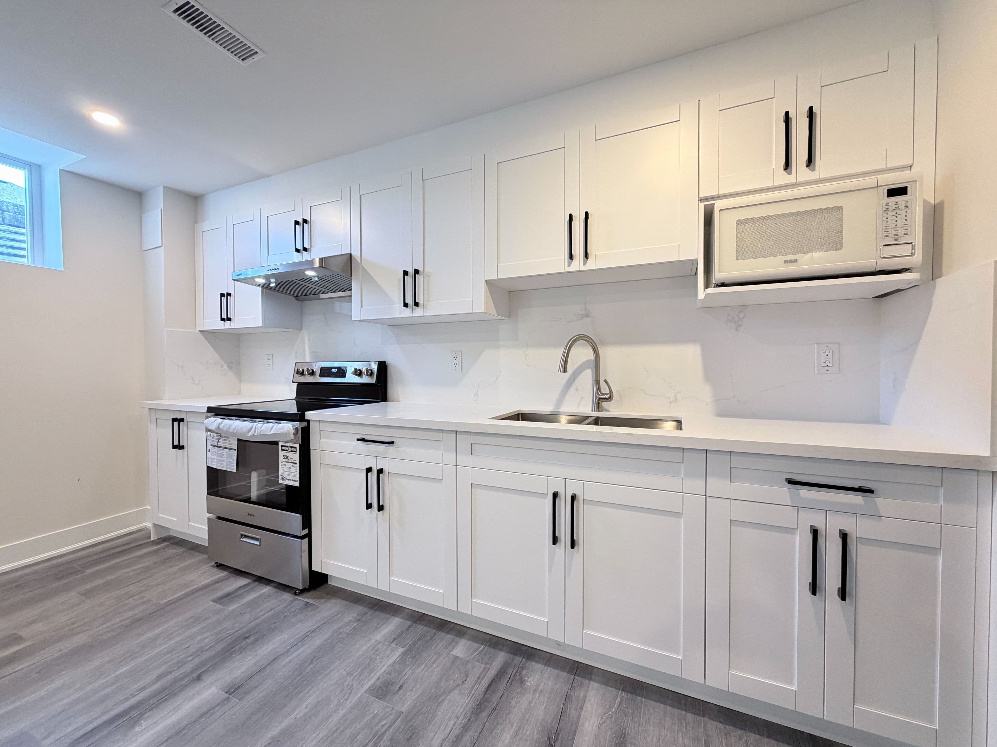 1 Kenneth Ross Bend Lower, East Gwillimbury, ON L9N 0T7