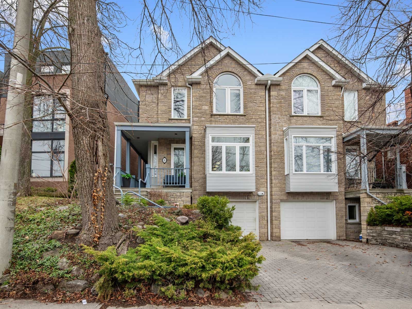 8 De Savery Crescent, Toronto C10, ON M4S 2L2