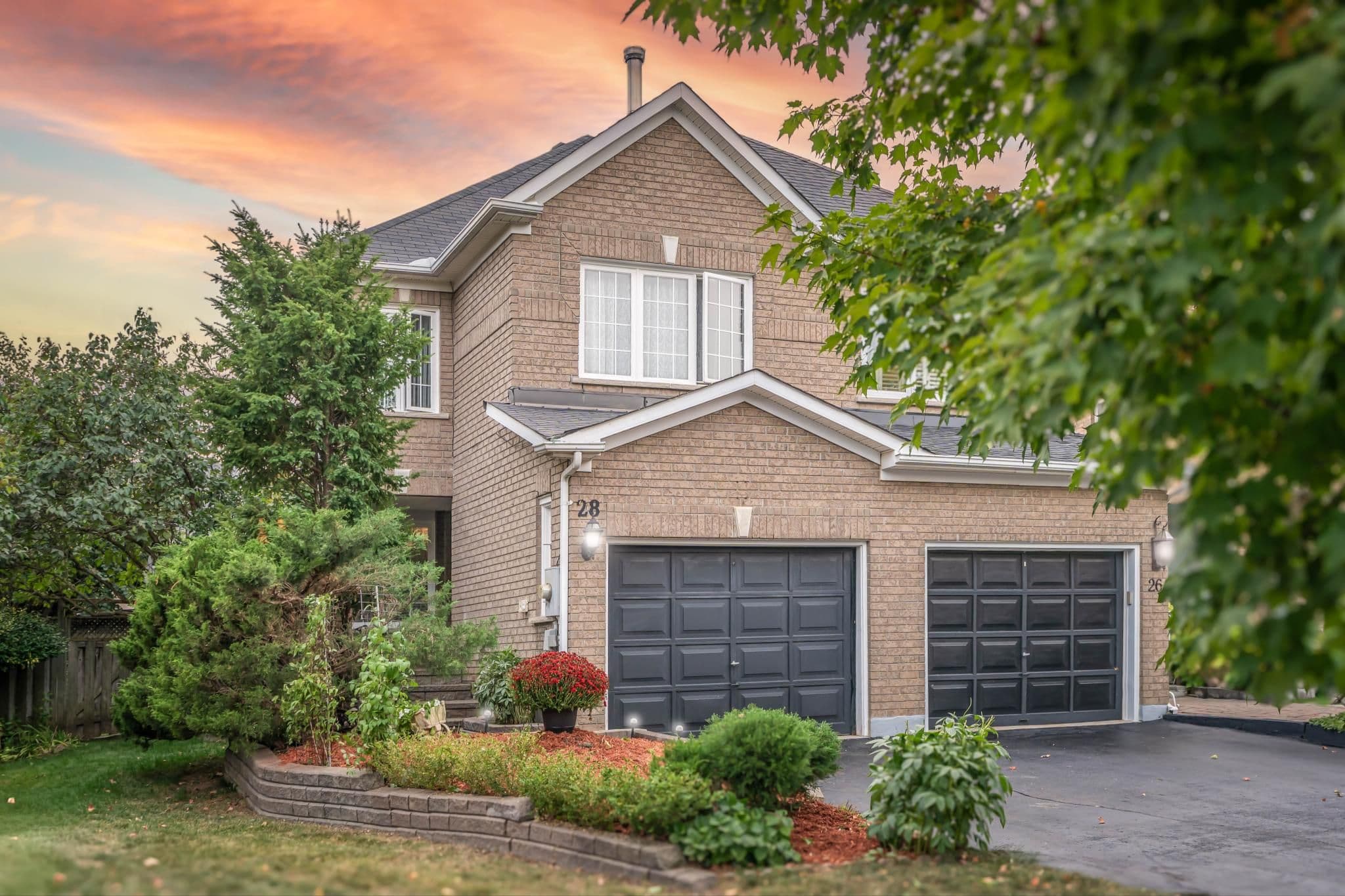28 Foxtail Ridge, Newmarket, ON L3X 1Z6