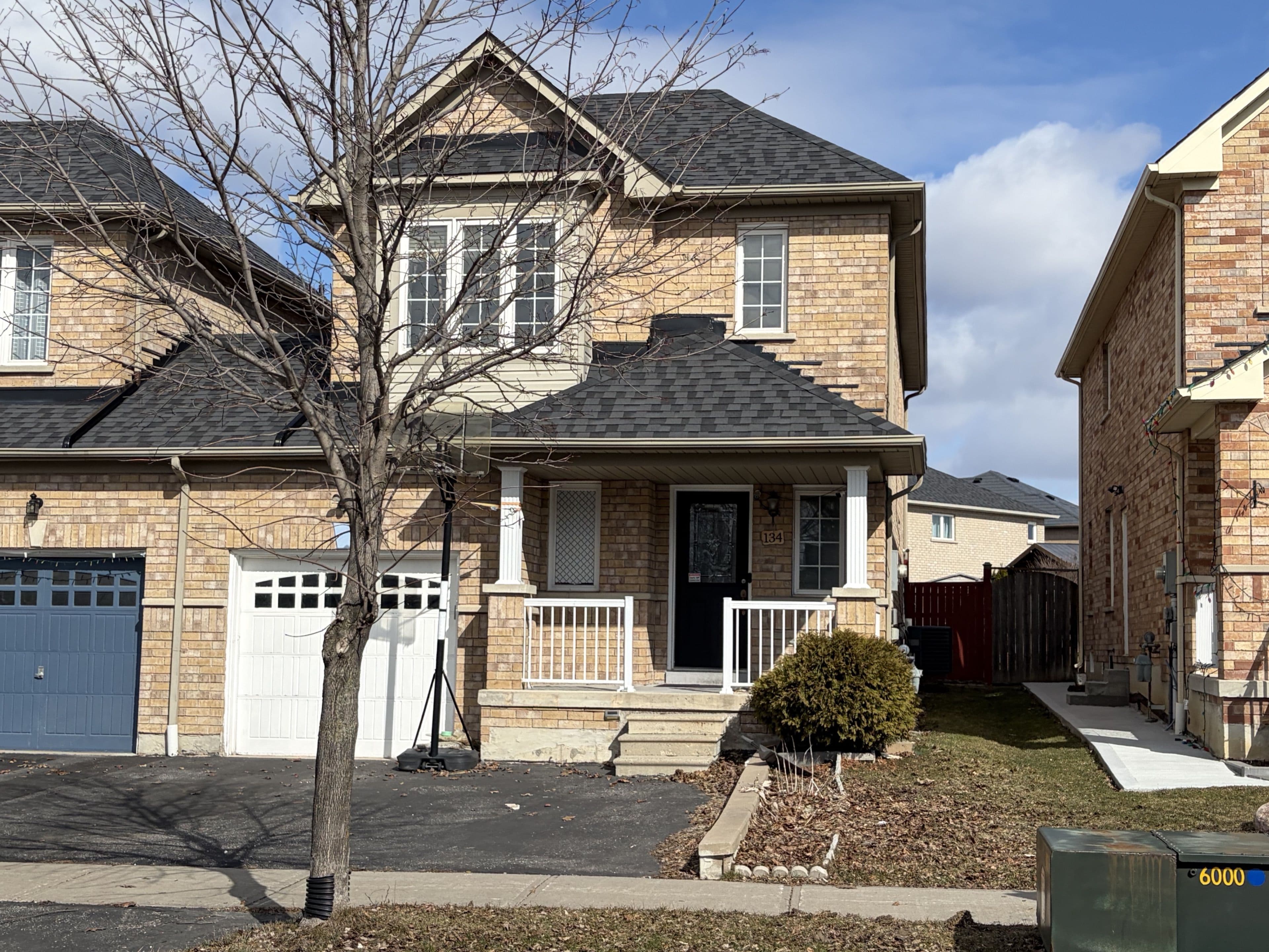 134 Fencerow Drive, Whitby, ON L1R 3N5