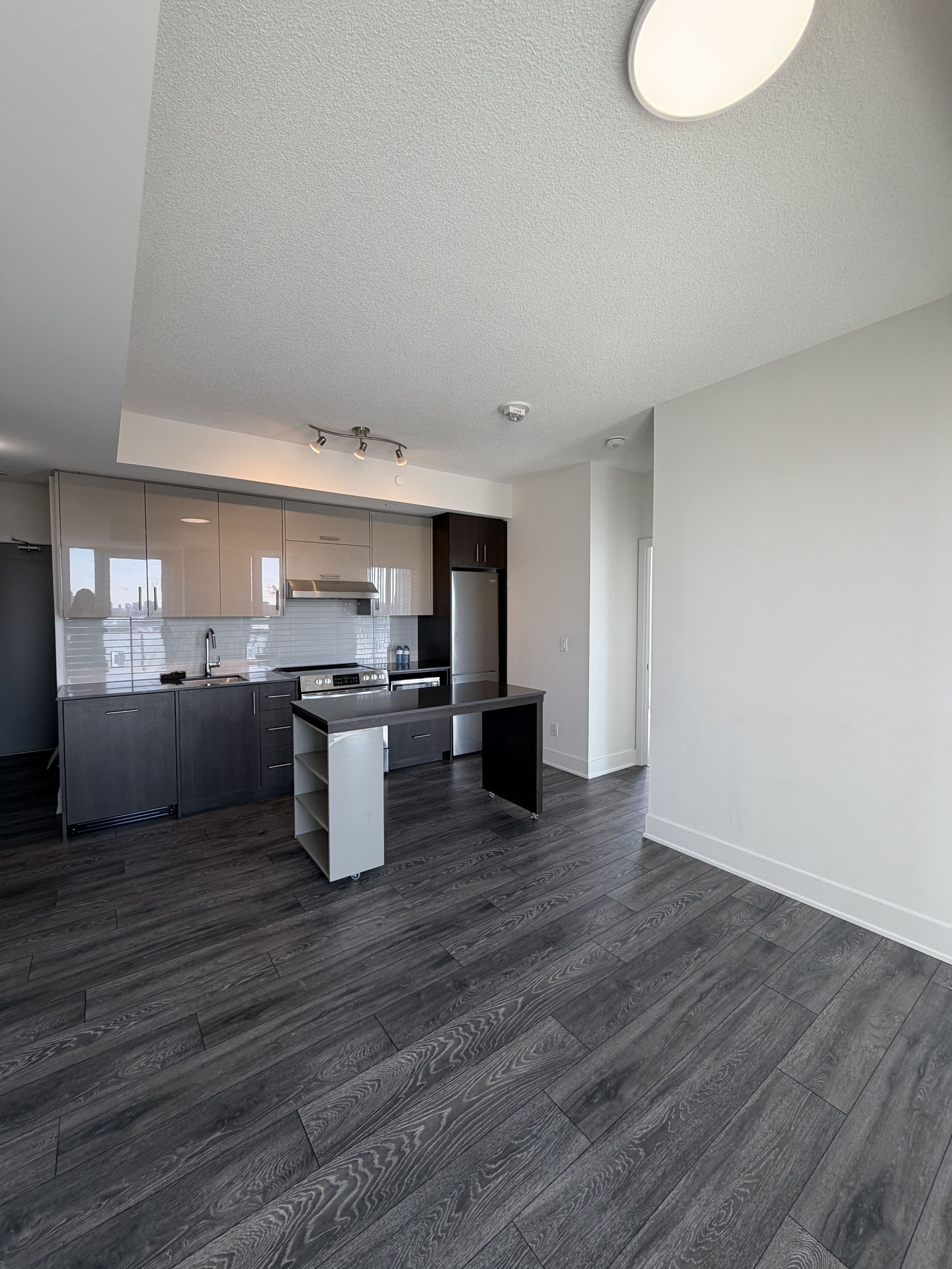 188 Fairview Mall Drive 1111, Toronto C15, ON M2J 4T1