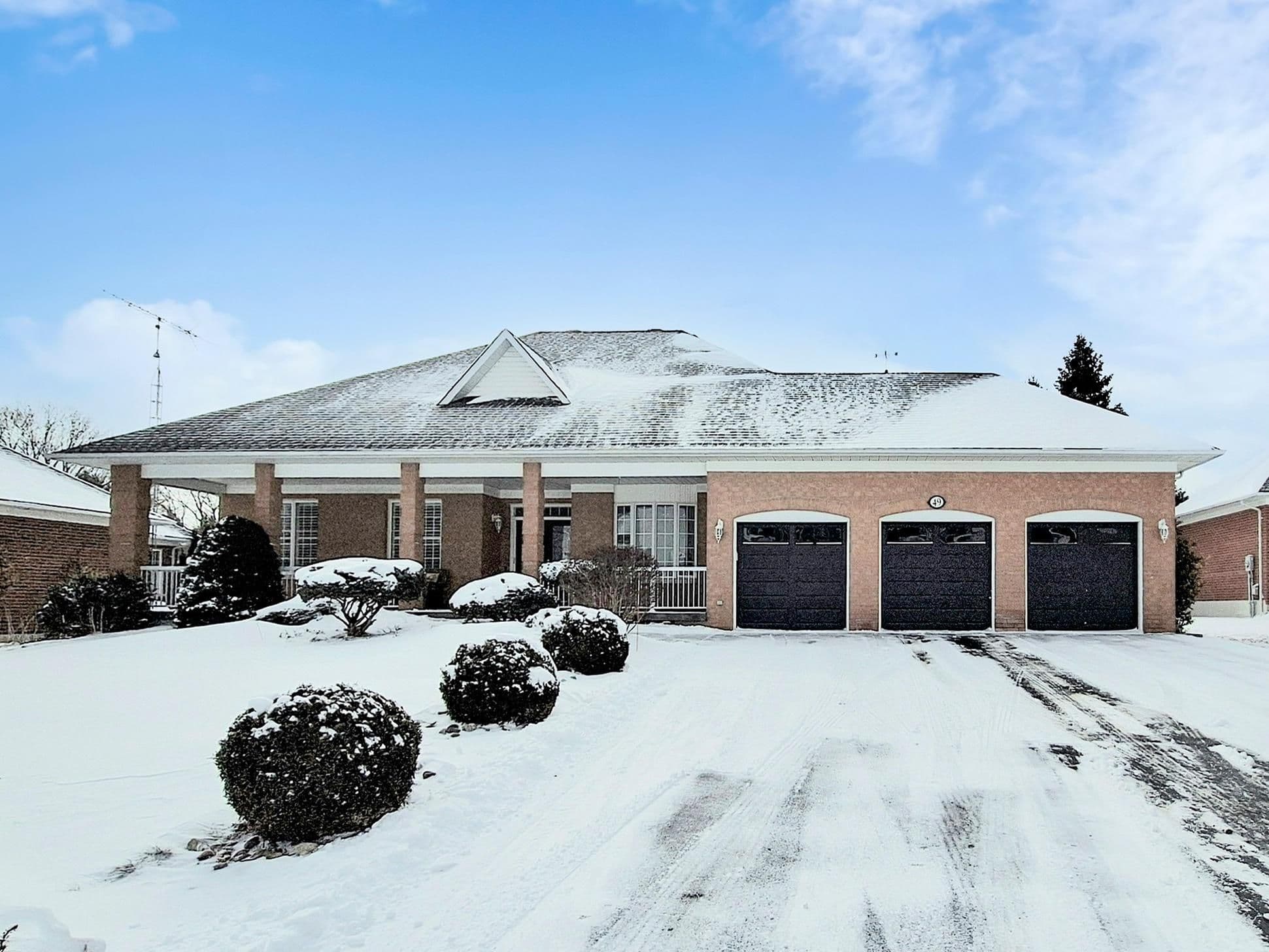 49 Pettet Road, Whitchurch-Stouffville, ON L4A 3J2