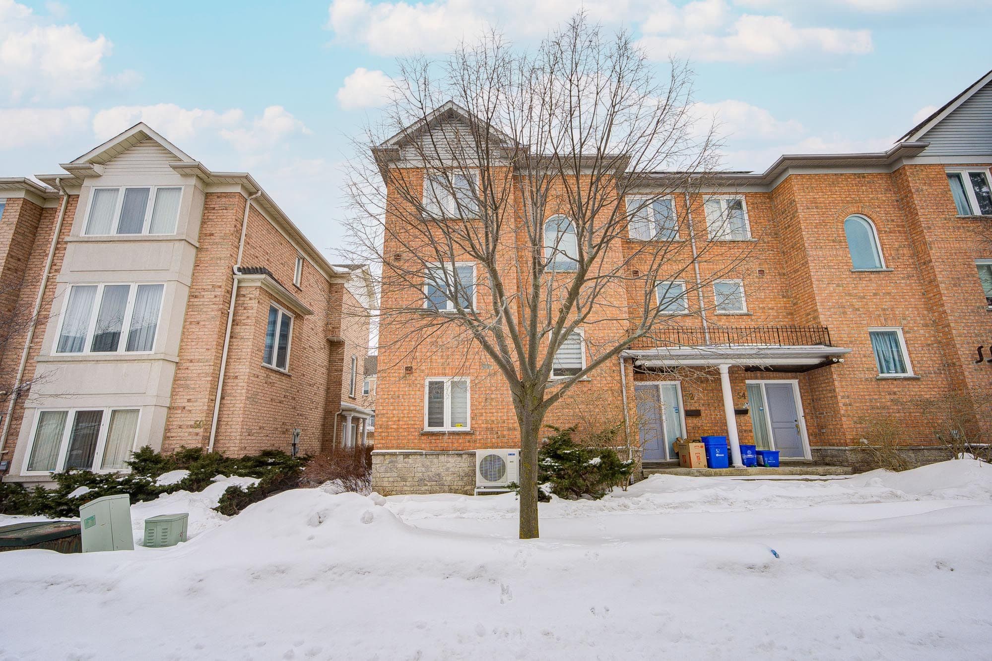 52 Leitchcroft Crescent, Markham, ON L3T 7W1