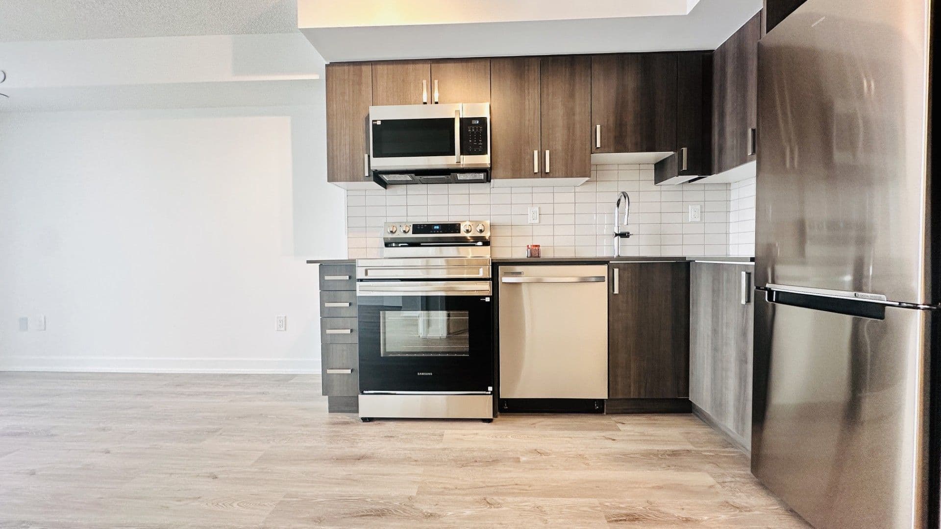 1010 Sandy Beach Road 1412, Pickering, ON L1W 3V9