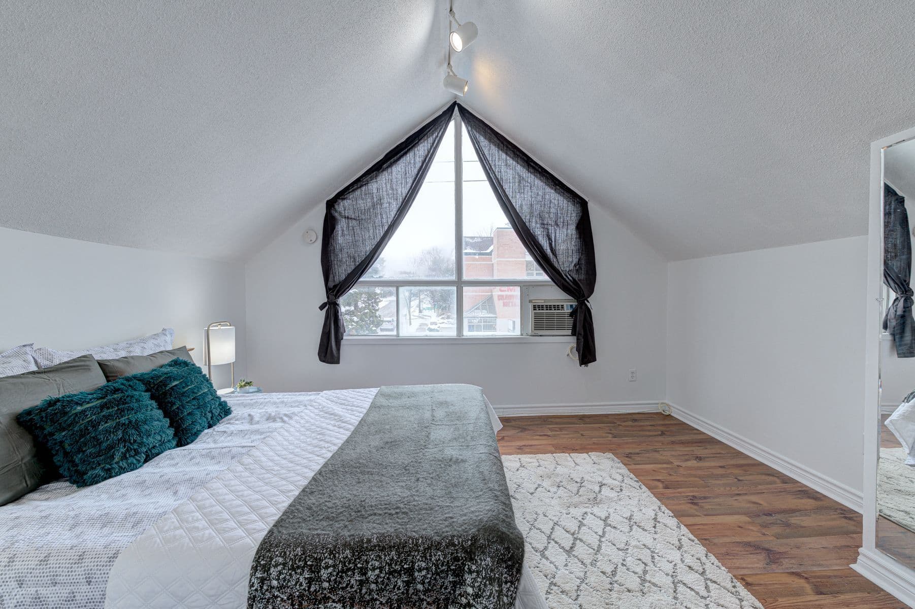 135 Sheppard Avenue W Unit 2, Toronto C07, ON M2N 1M7