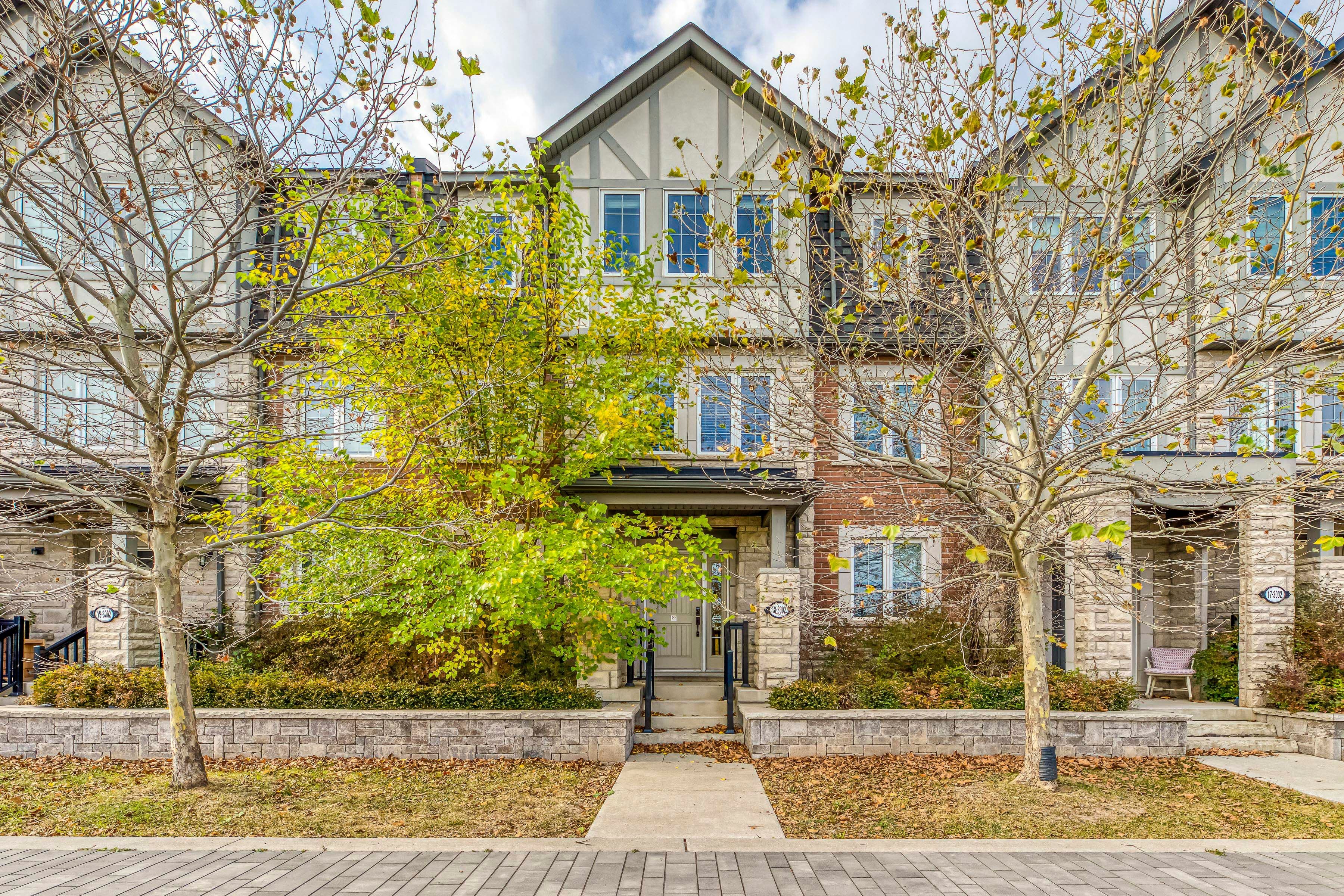 3002 Preserve Drive 18, Oakville, ON L6M 0V2