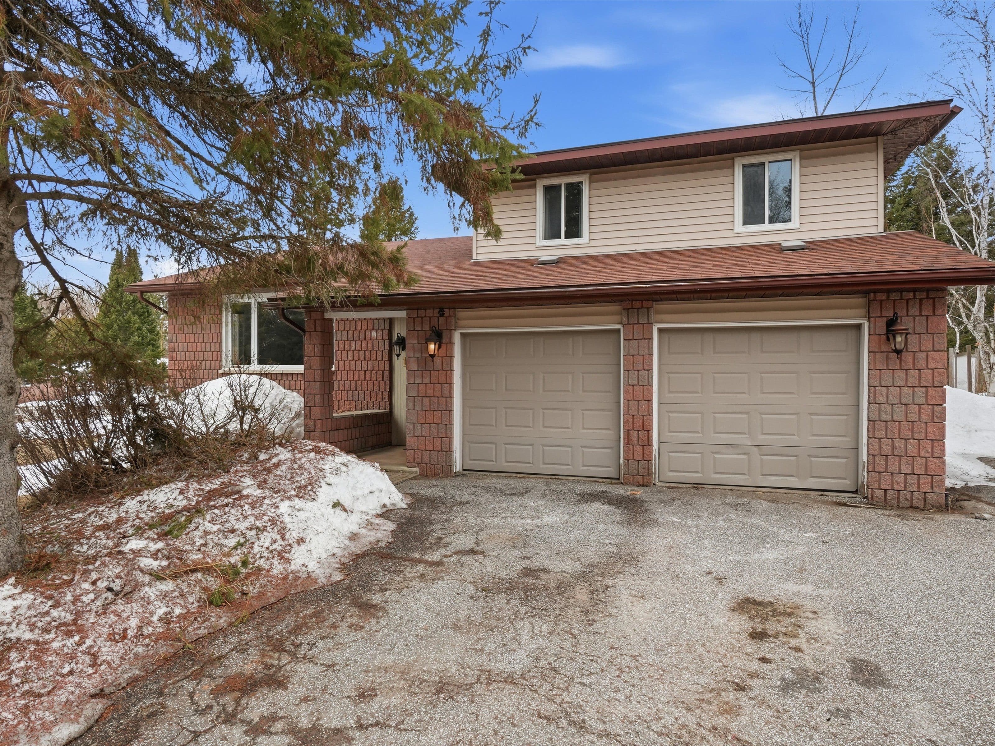 1 Glendale Road, Bracebridge, ON P1L 1B3