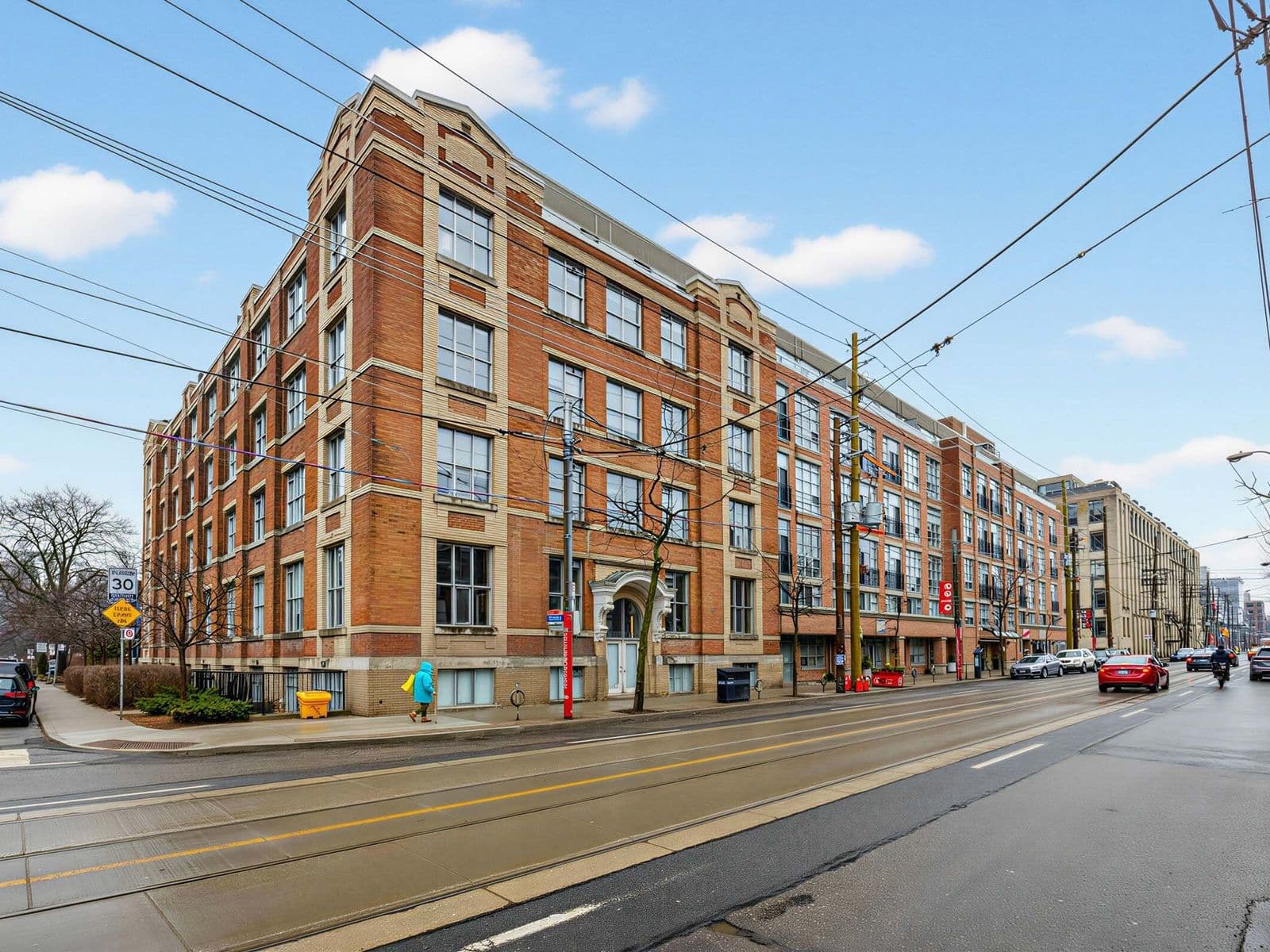 955 Queen Street W 214, Toronto C01, ON M6J 3X5