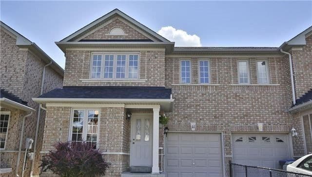11 Canoe Glide Lane, Brampton, ON L6R 2A8