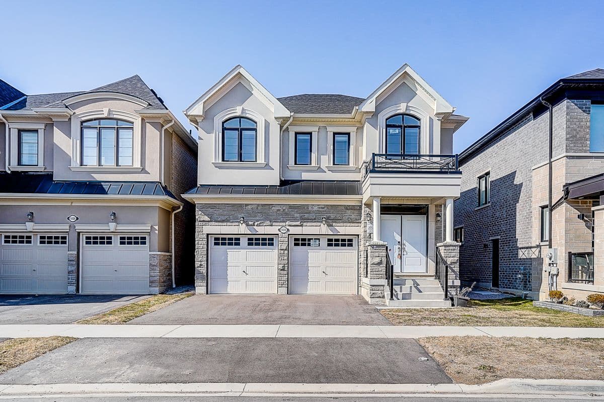 1404 Mockingbird Square, Pickering, ON L1X 0N8