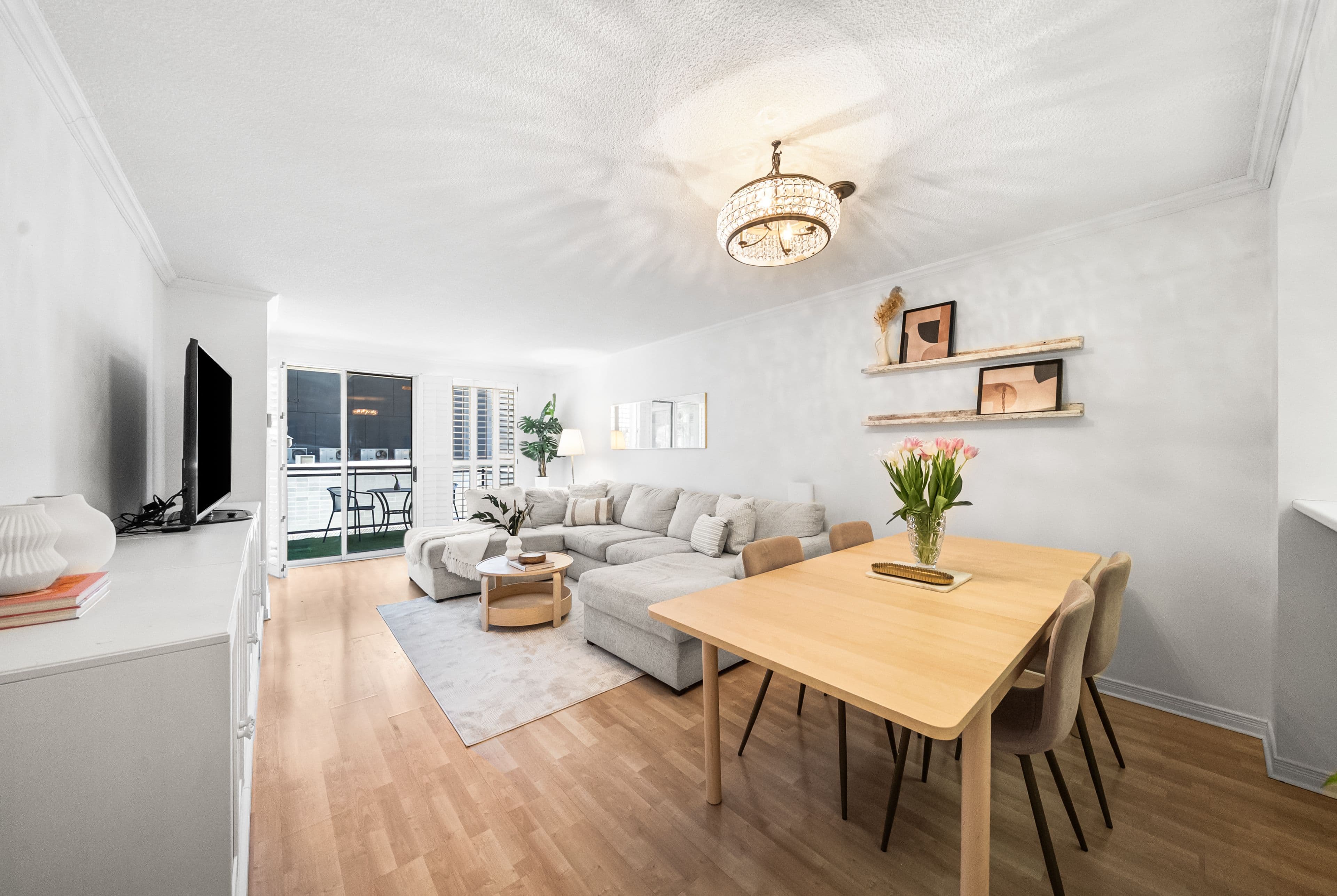 18 Hollywood Avenue 206, Toronto C14, ON M2N 6P5