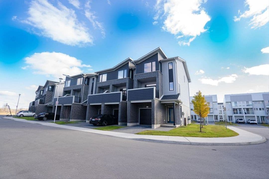 177 EdgeValley Road 172, London East, ON N5V 0C5