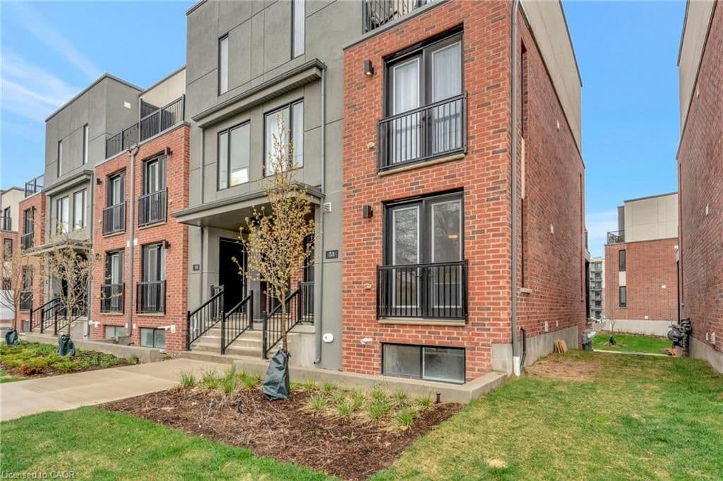 99 Roger Street 53, Waterloo, ON N2J 0G1