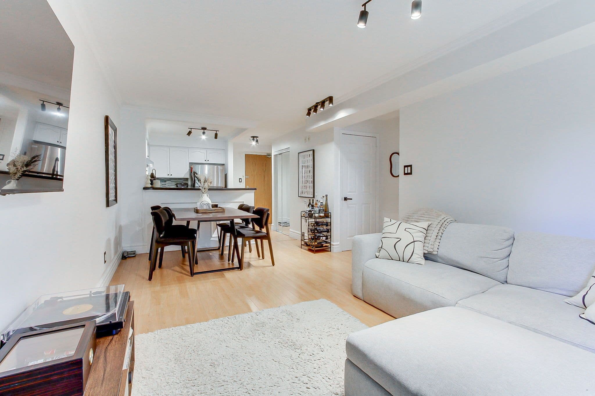 245 Pine Grove Road 110, Vaughan, ON L4L 2H7