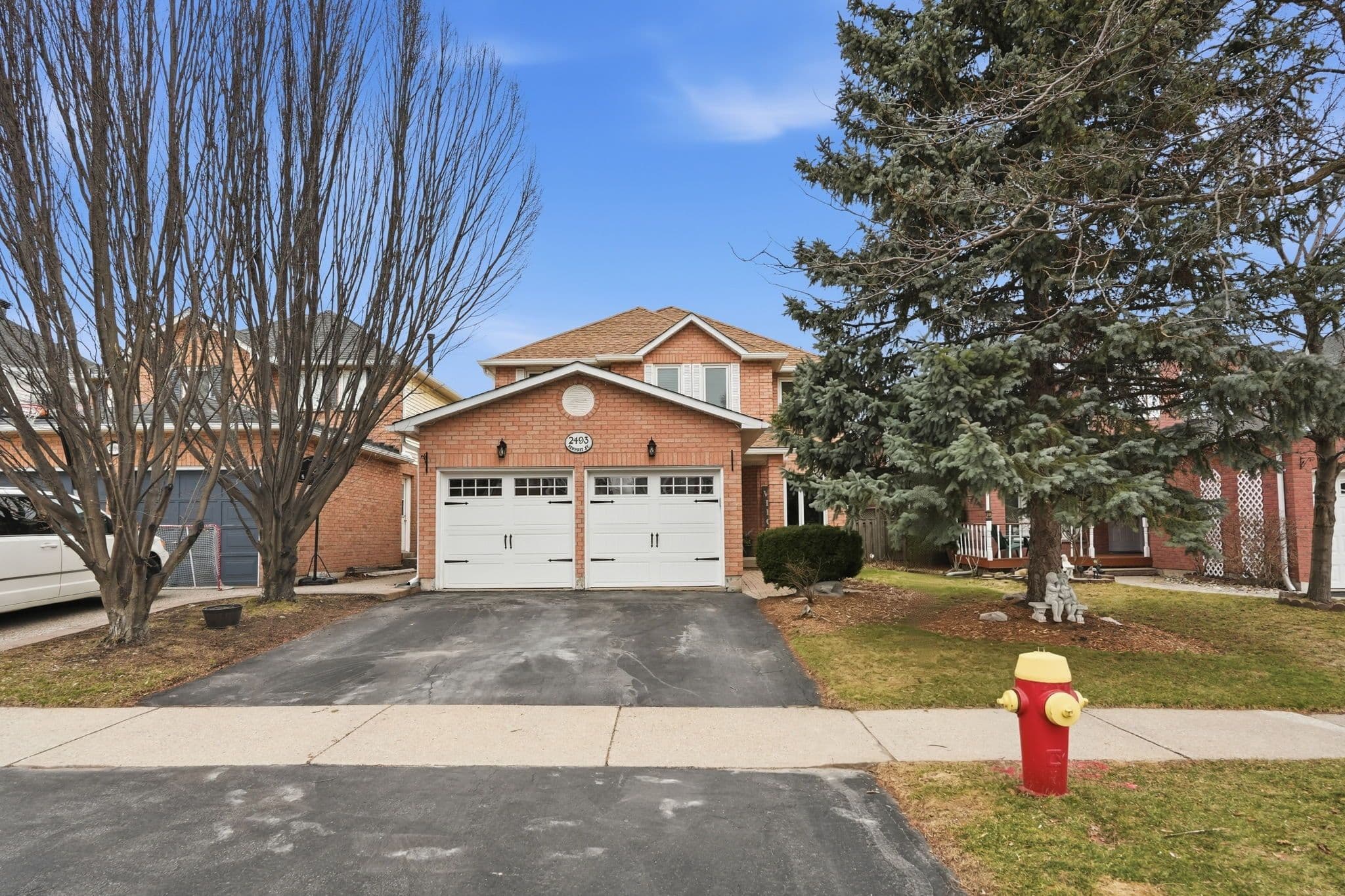 2493 Newport Street, Burlington, ON L7M 3X7