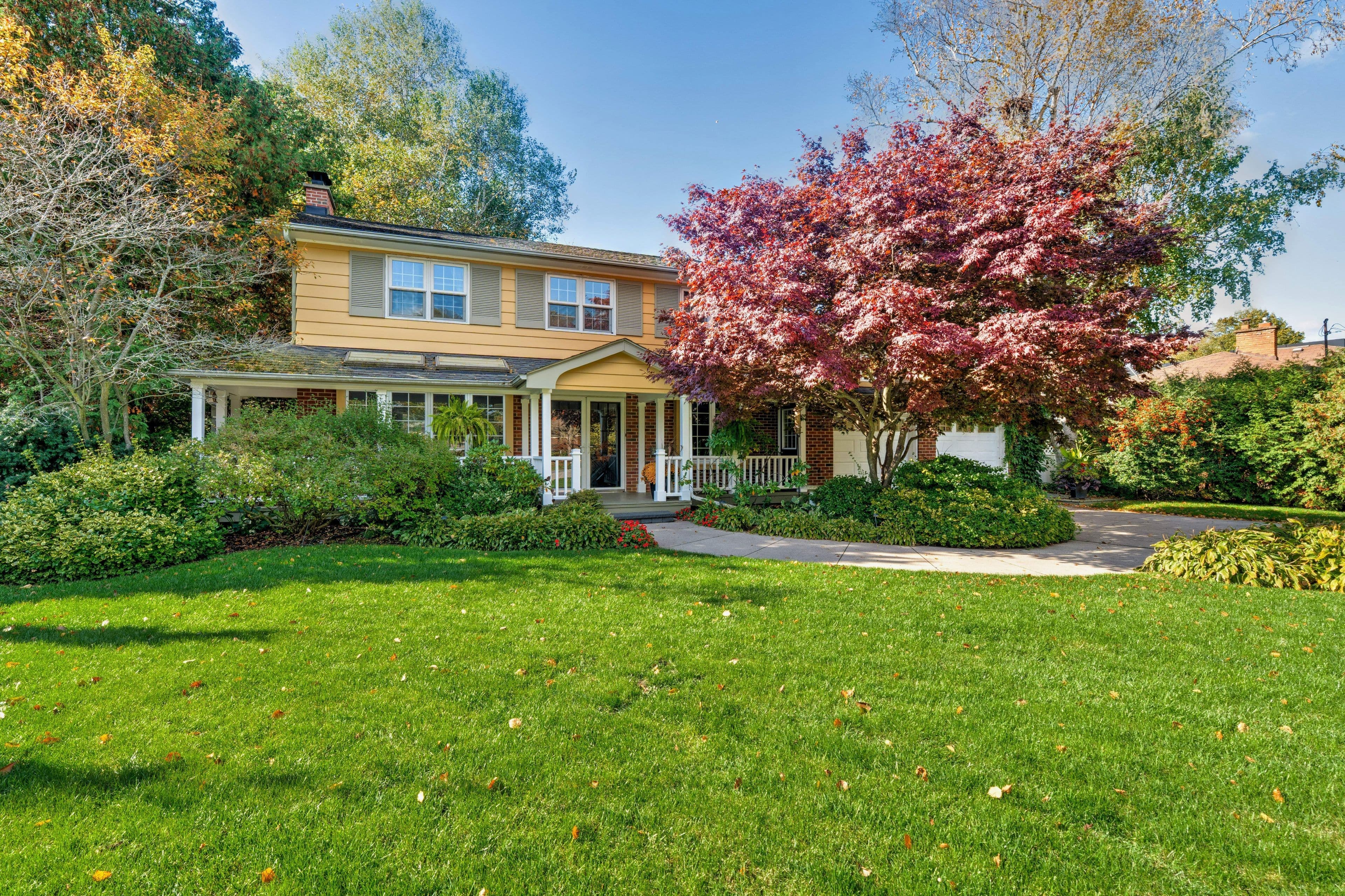 132 Sparling Court, Oakville, ON L6K 2J7