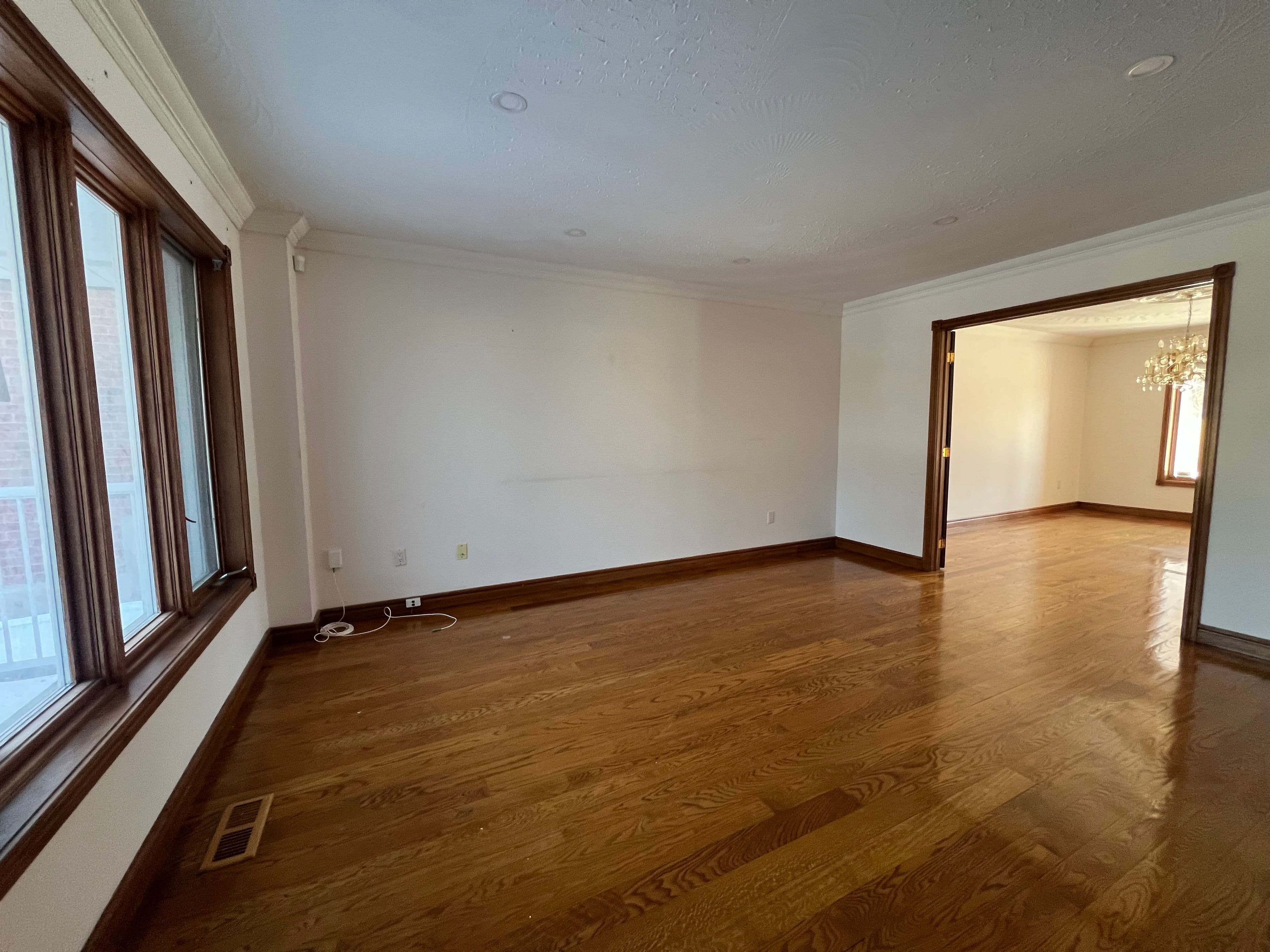 79 Elizabeth Street, Oshawa, ON L1J 8H3