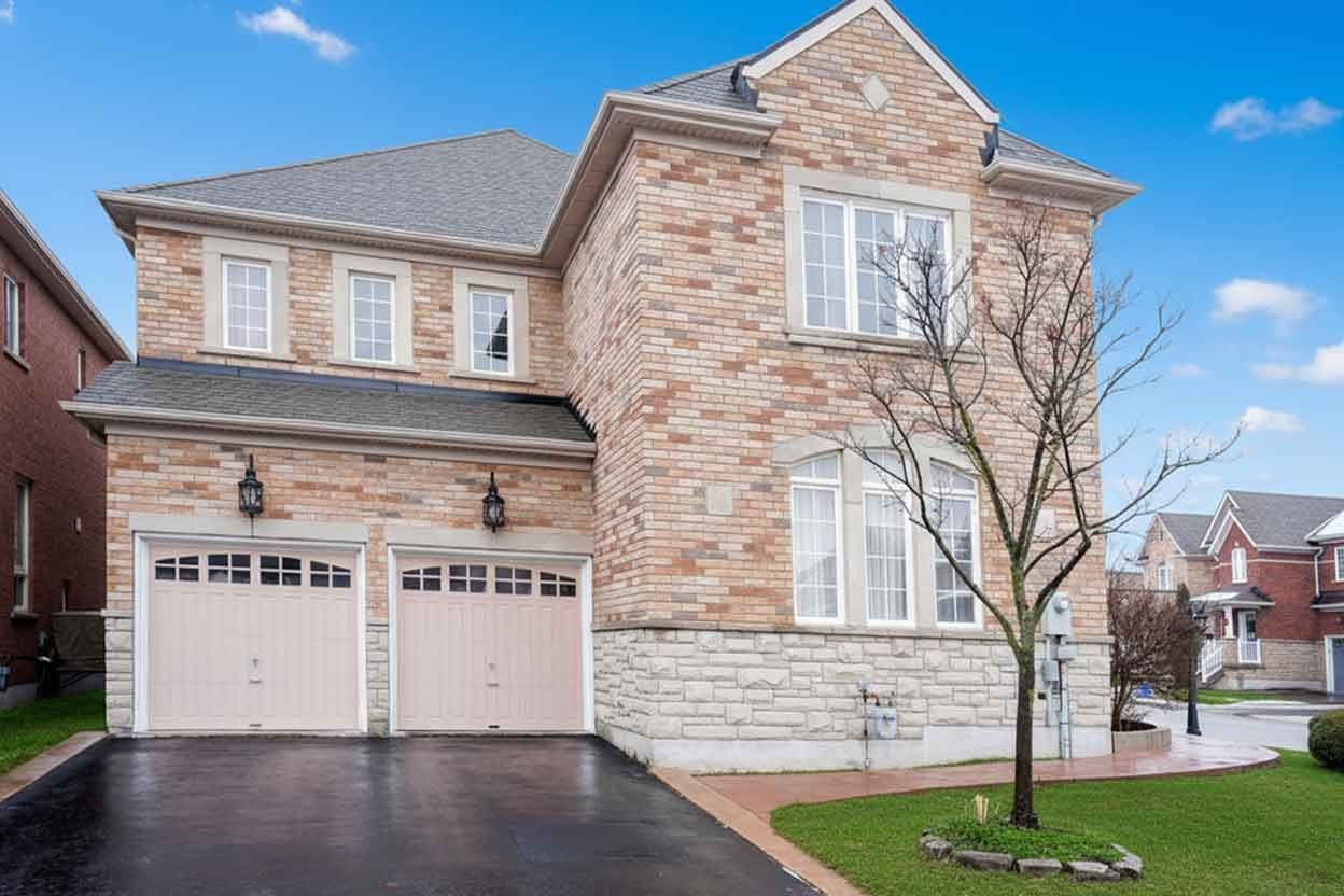 48 Feint Drive Main, Ajax, ON L1T 0E7