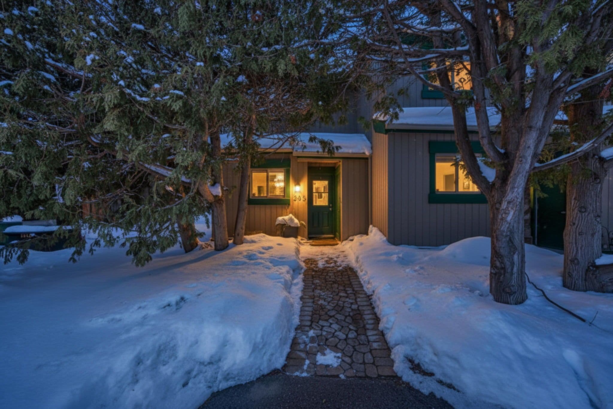 11 Harbour Street W 345, Collingwood, ON L9Y 5B4