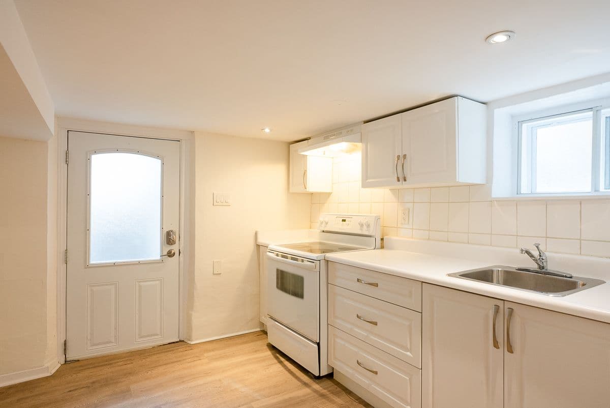 821 Gladstone Avenue Lower, Toronto W02, ON M6H 3J7