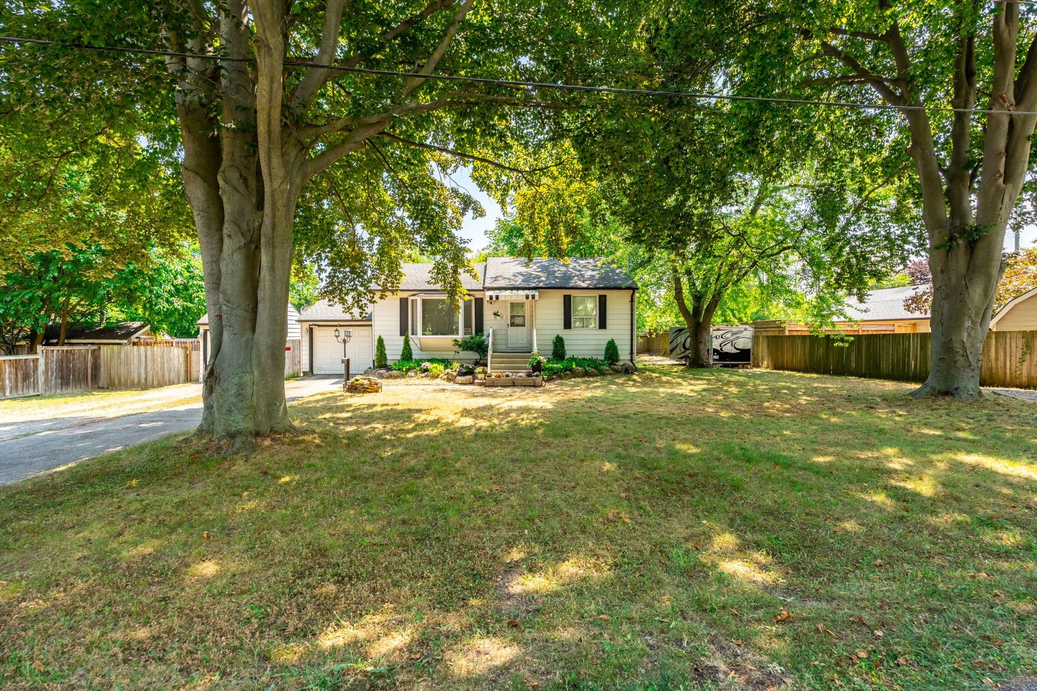 14 Germorda Drive, Oakville, ON L6H 1A8