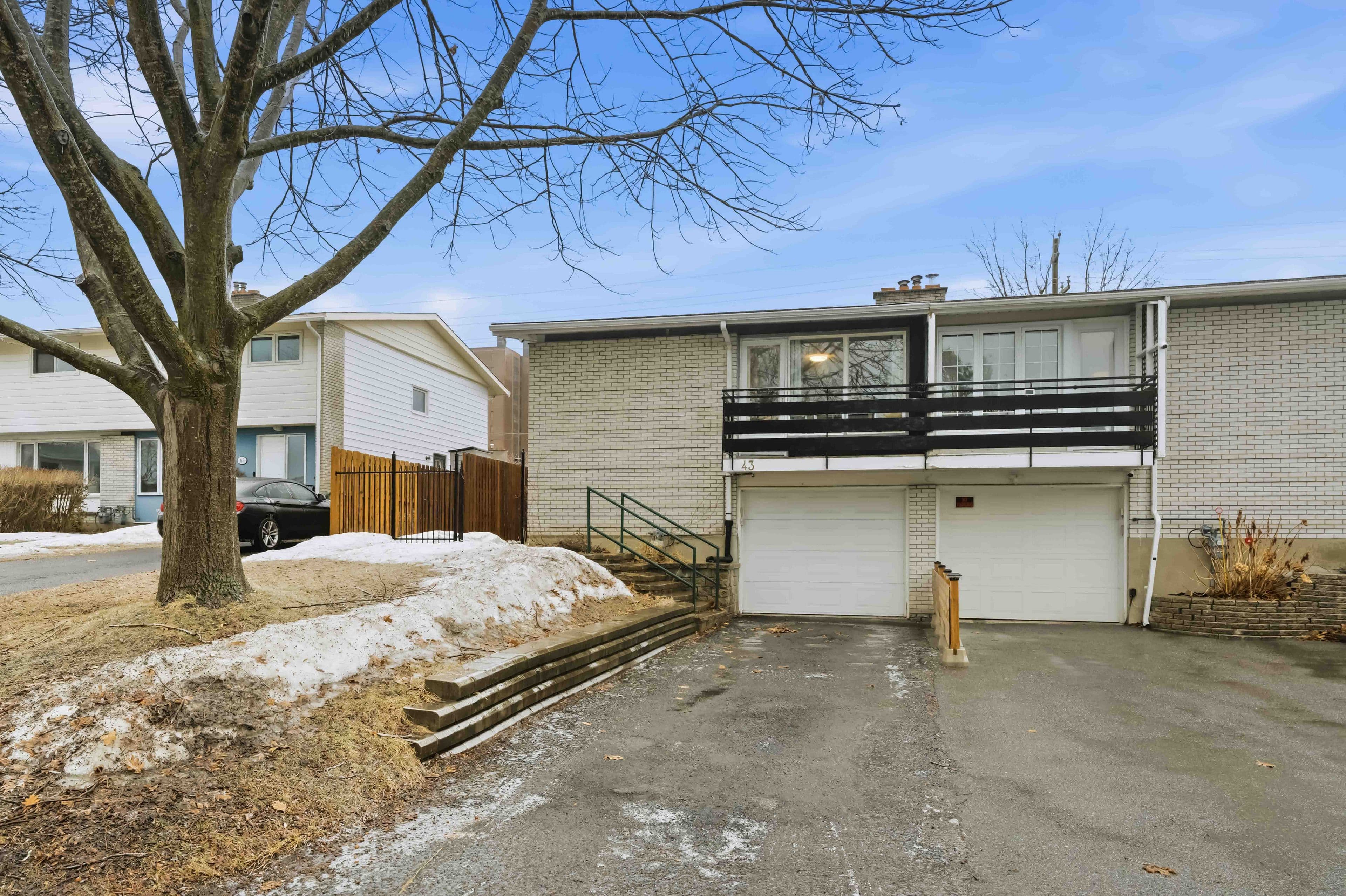 43 Southview Crescent, Cityview - Parkwoods Hills - Rideau Shore, ON K2E 5R4