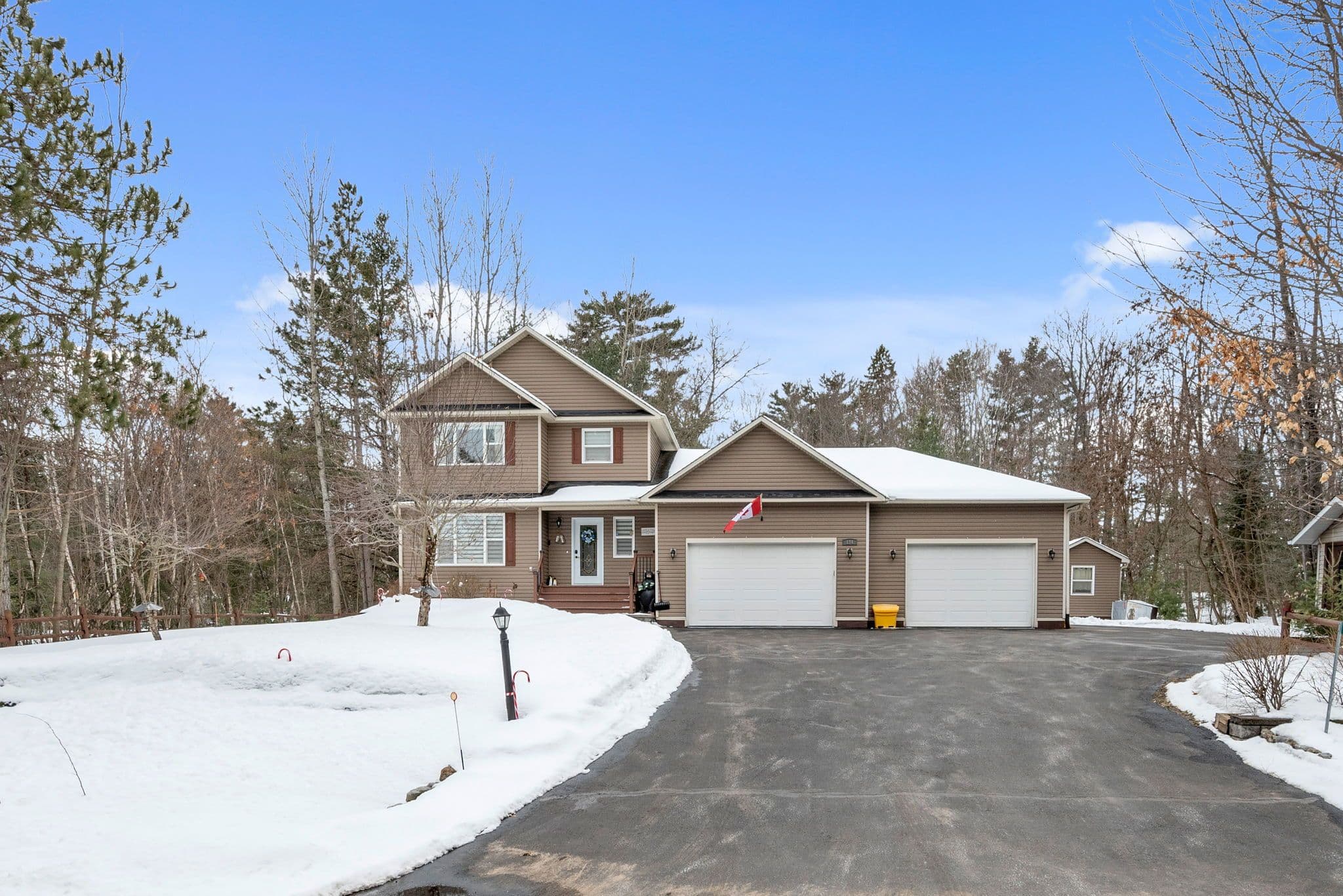 184 Charmont Way, Constance Bay - Dunrobin - Kilmaurs - Woodlawn, ON K0A 3M0