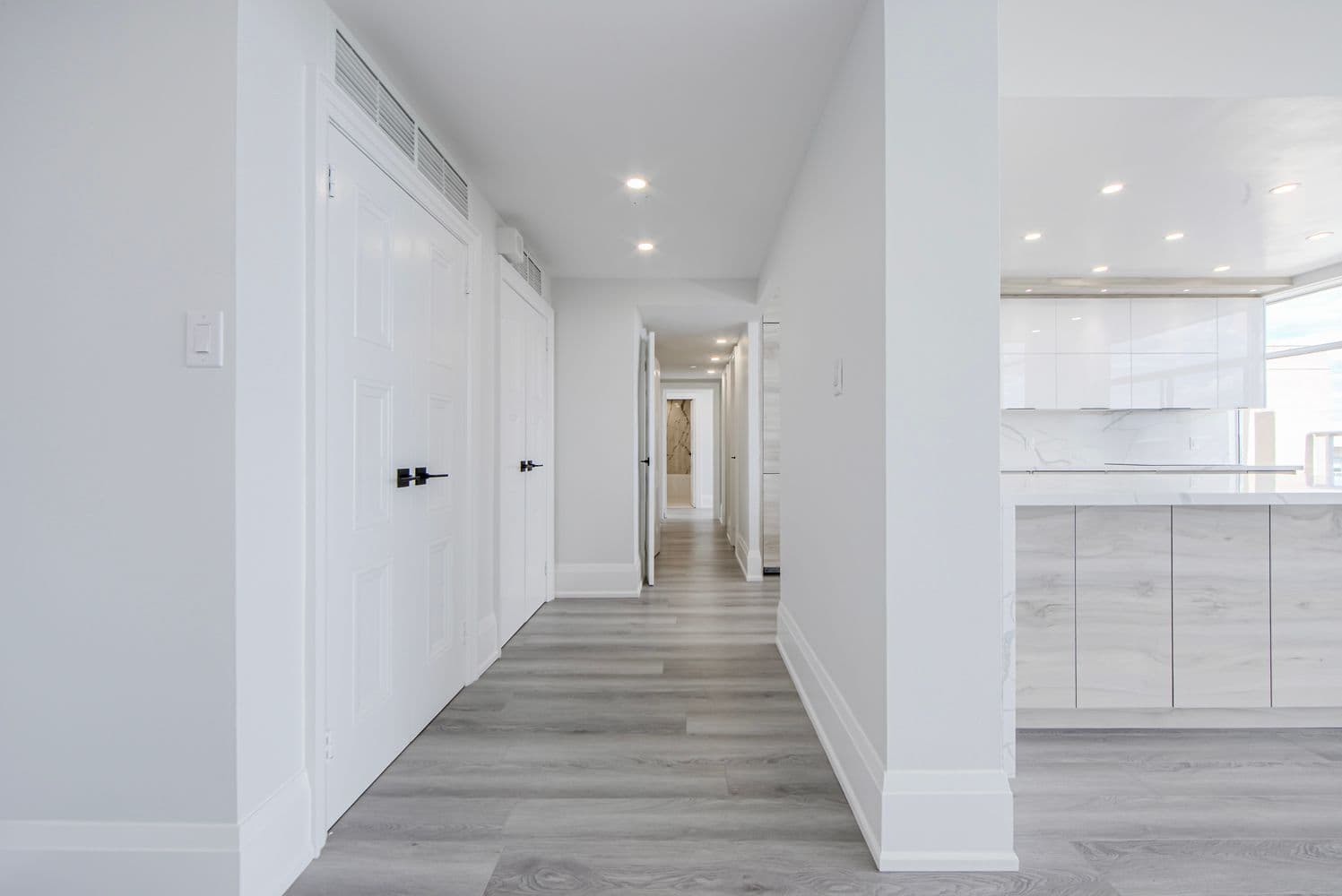 400 Walmer Road PH4, Toronto C03, ON M5P 2X7