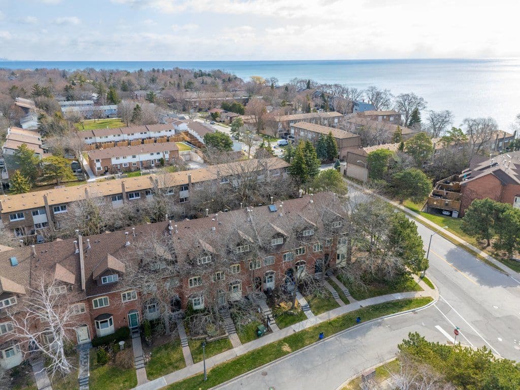 45 Tradewind Drive, Oakville, ON L6L 6K9