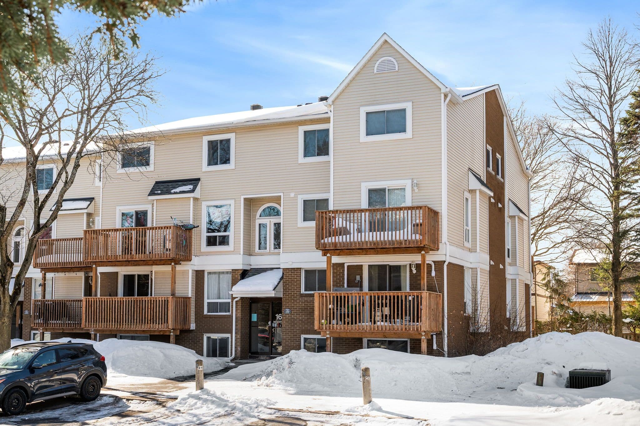 160 Fenerty Court 4, Kanata, ON K2L 3A7