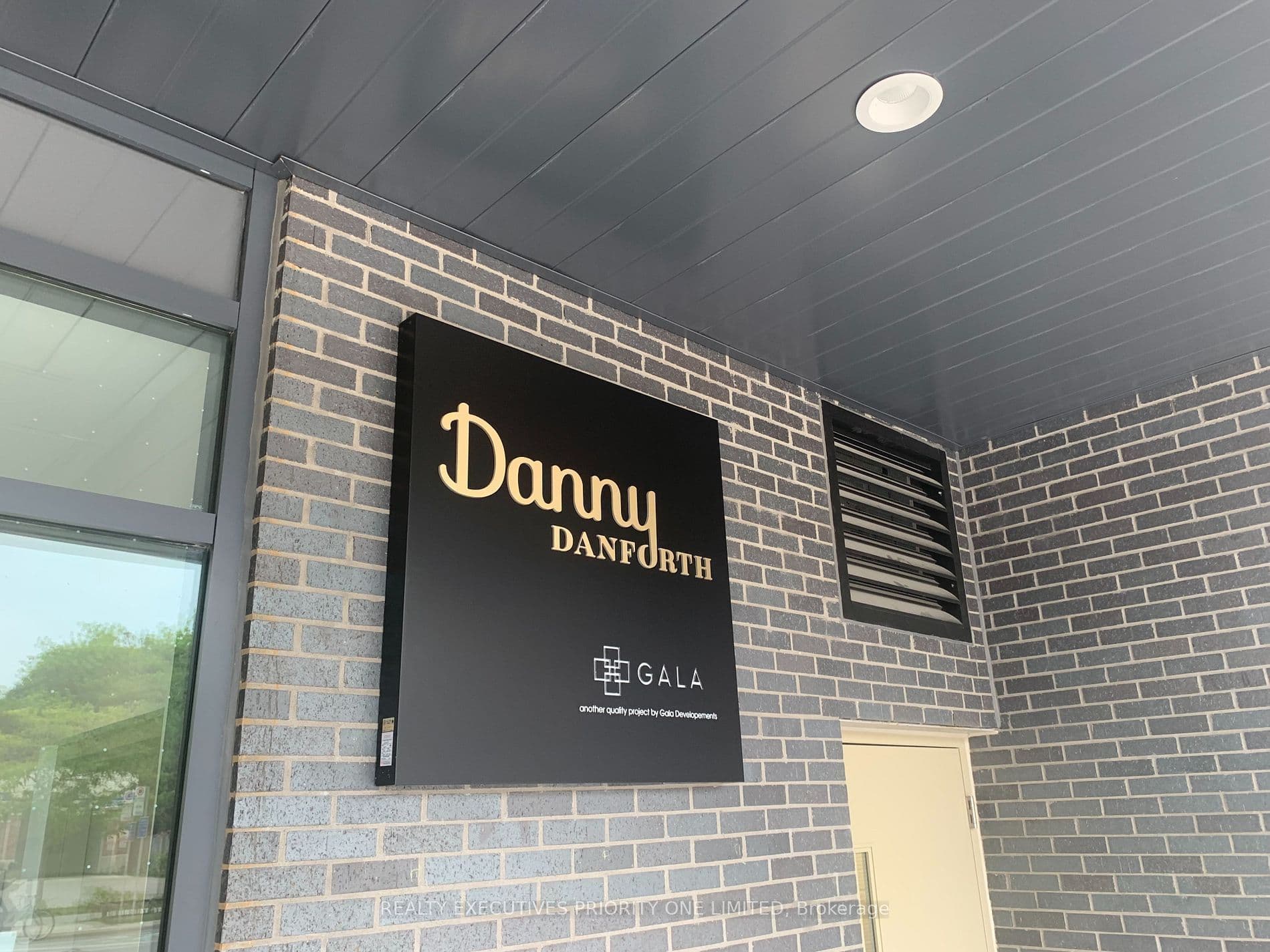 2369 Danforth Avenue 407, Toronto E02, ON M4C 0B1