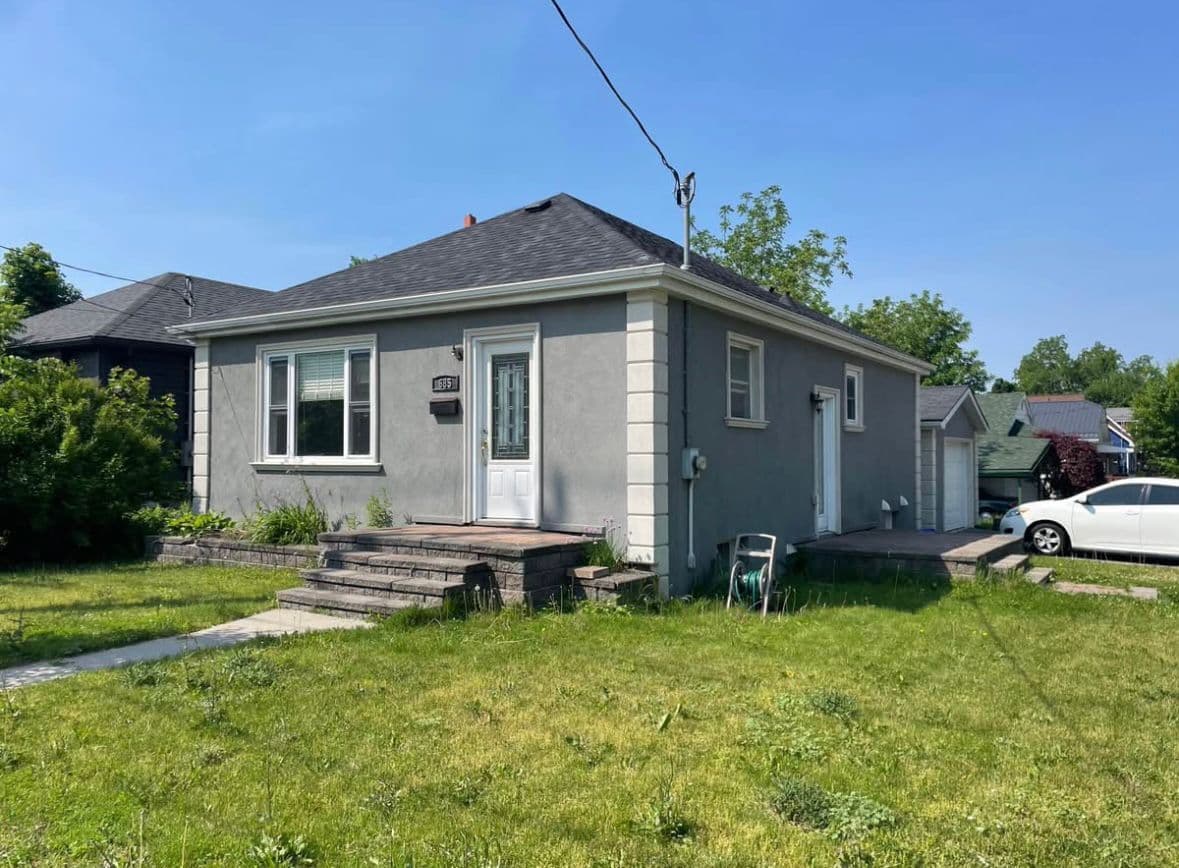 685 Armour Road Lower, Peterborough, ON K9H 1Z5