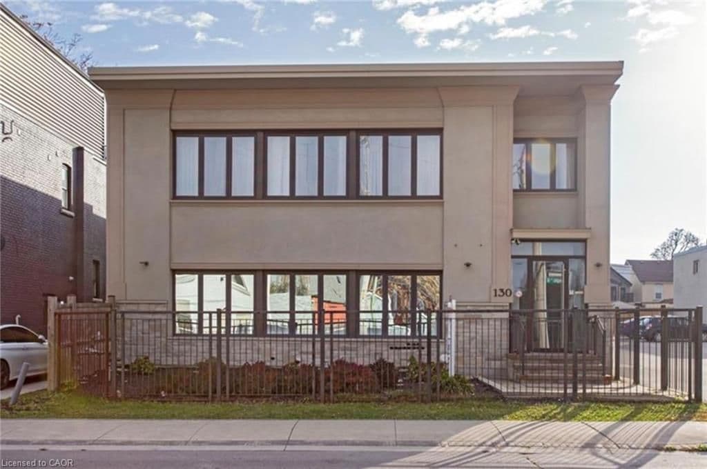 130 Wellington Street N 201, Hamilton, ON L8R 1N3