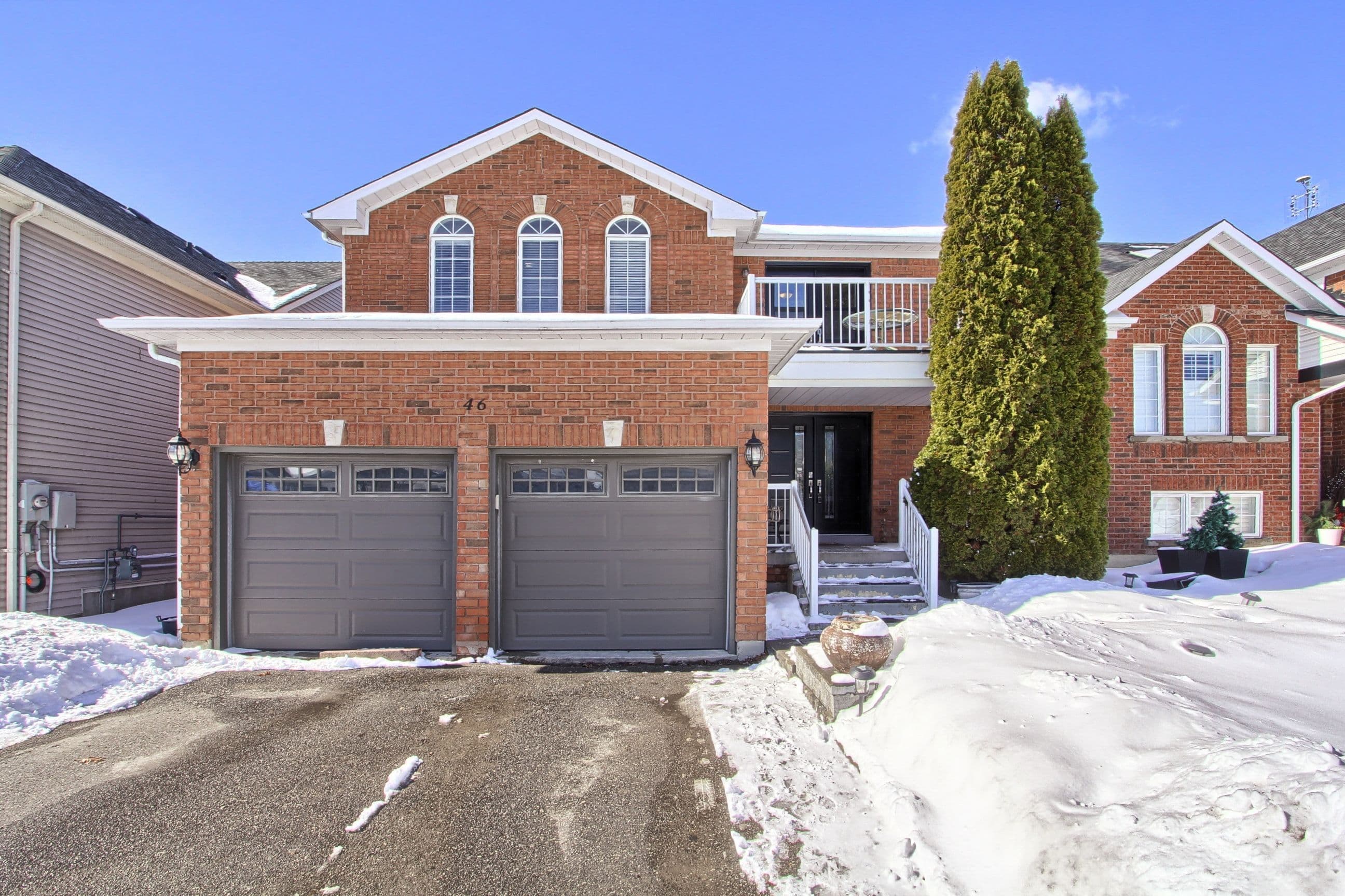 46 Silverstone Crescent, Georgina, ON L4P 4A4