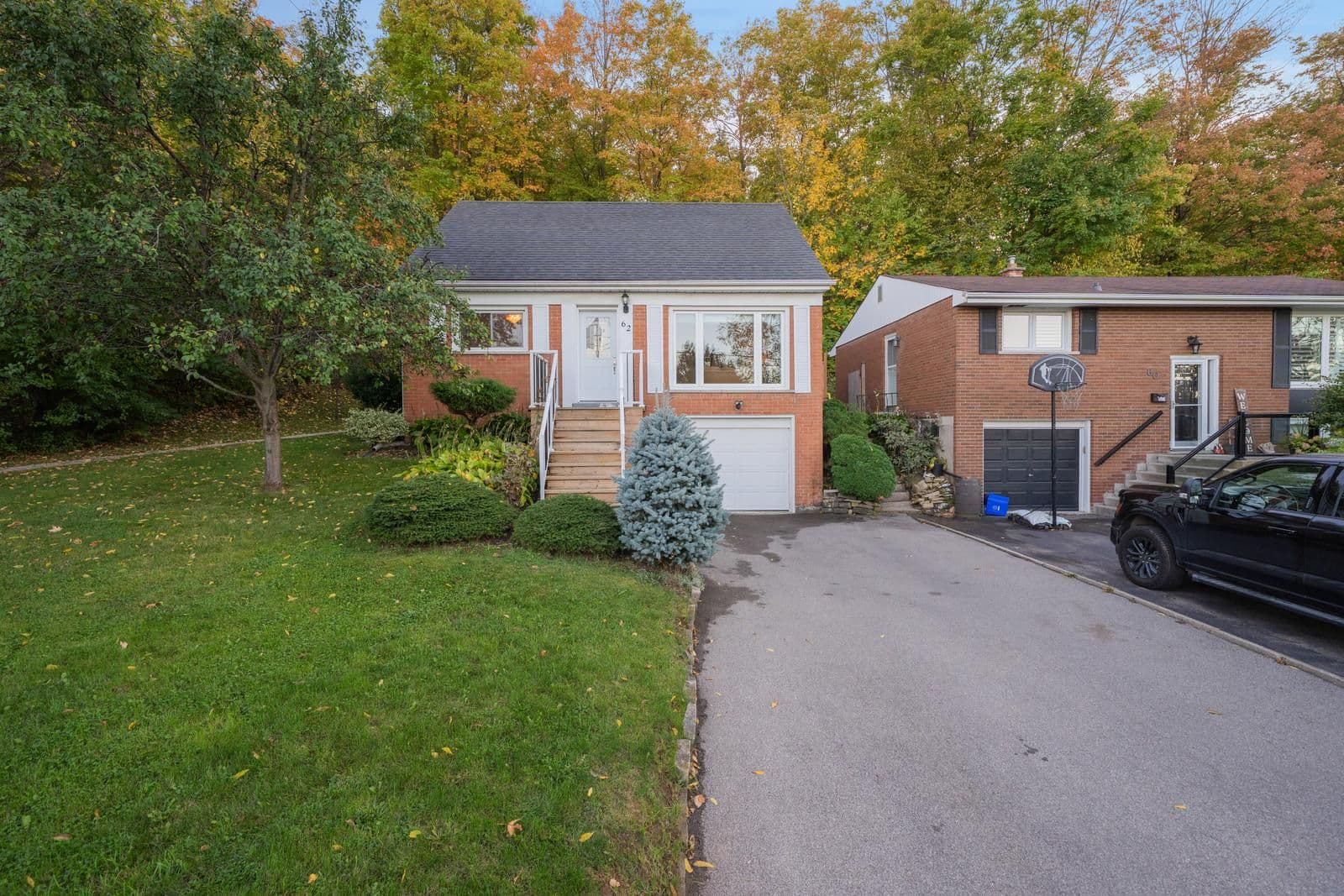 62 brentwood Drive, Hamilton, ON L8T 3V8