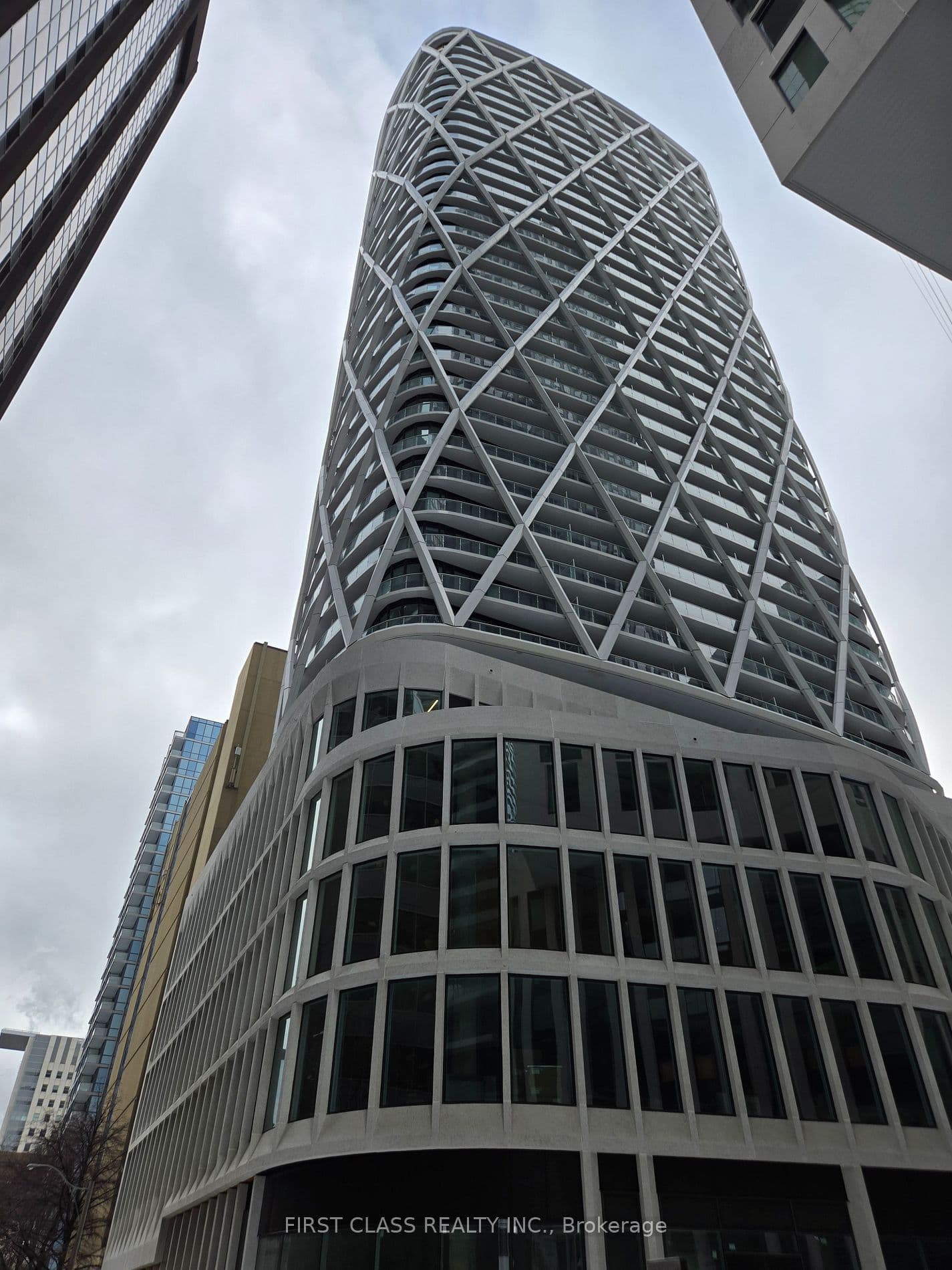 230 Simcoe Street 2920, Toronto C01, ON M5T 0G7