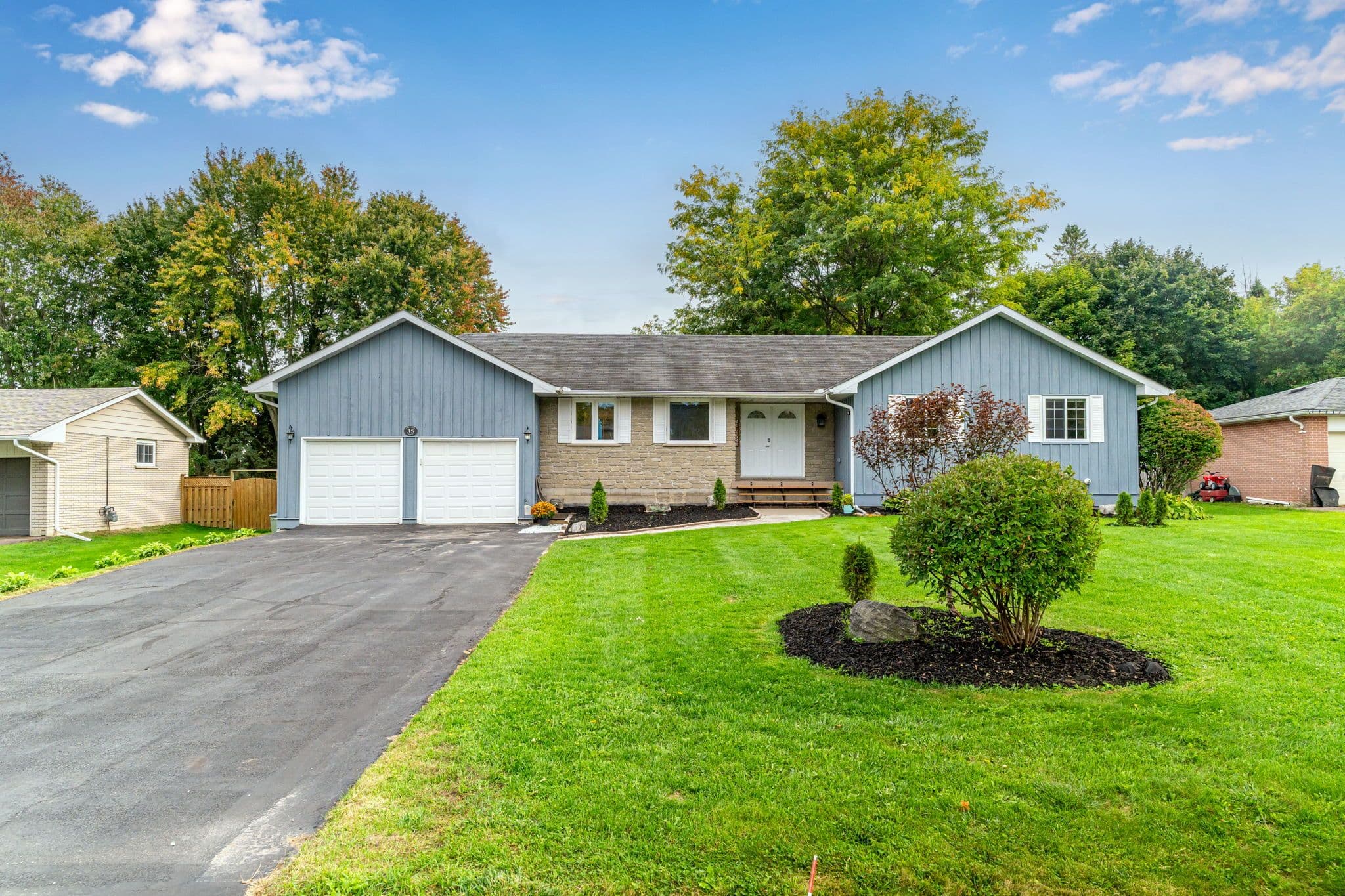 35 Jonathan Street, Uxbridge, ON L9P 1B7