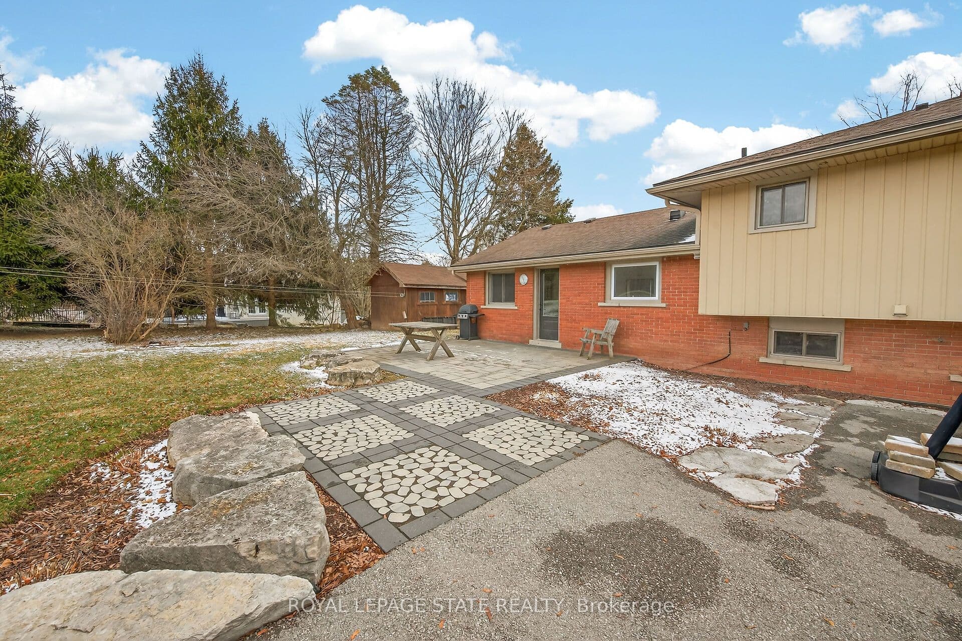 847 Governors Road, Hamilton, ON L9H 5E3