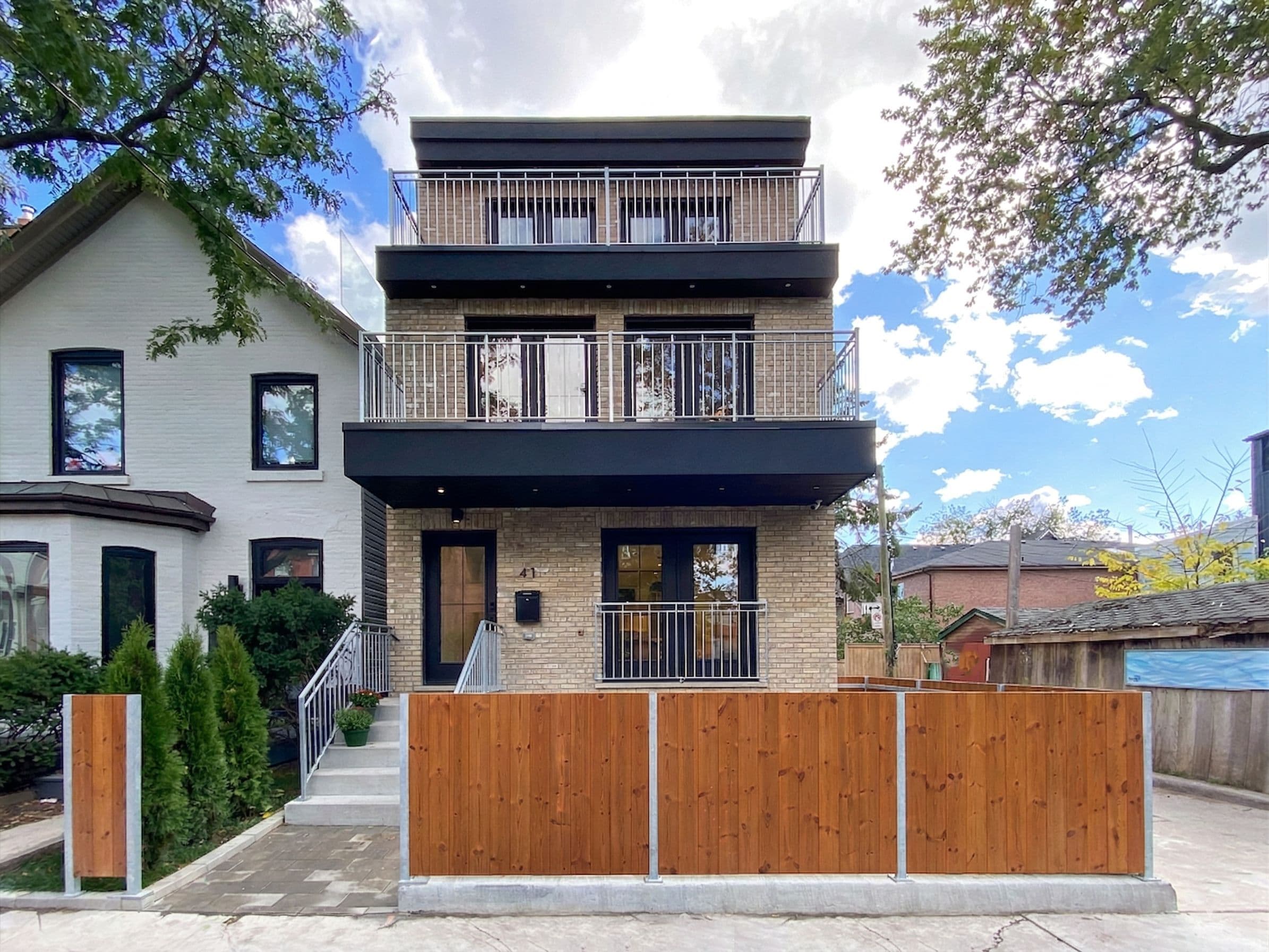 41 Rolyat Street, Toronto C01, ON M6J 1S5