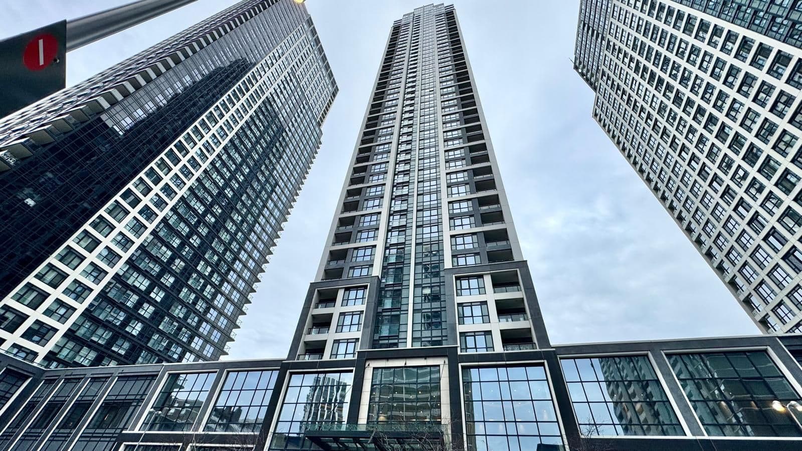 7 MABELLE Avenue 2909, Toronto W08, ON M9A 0C9