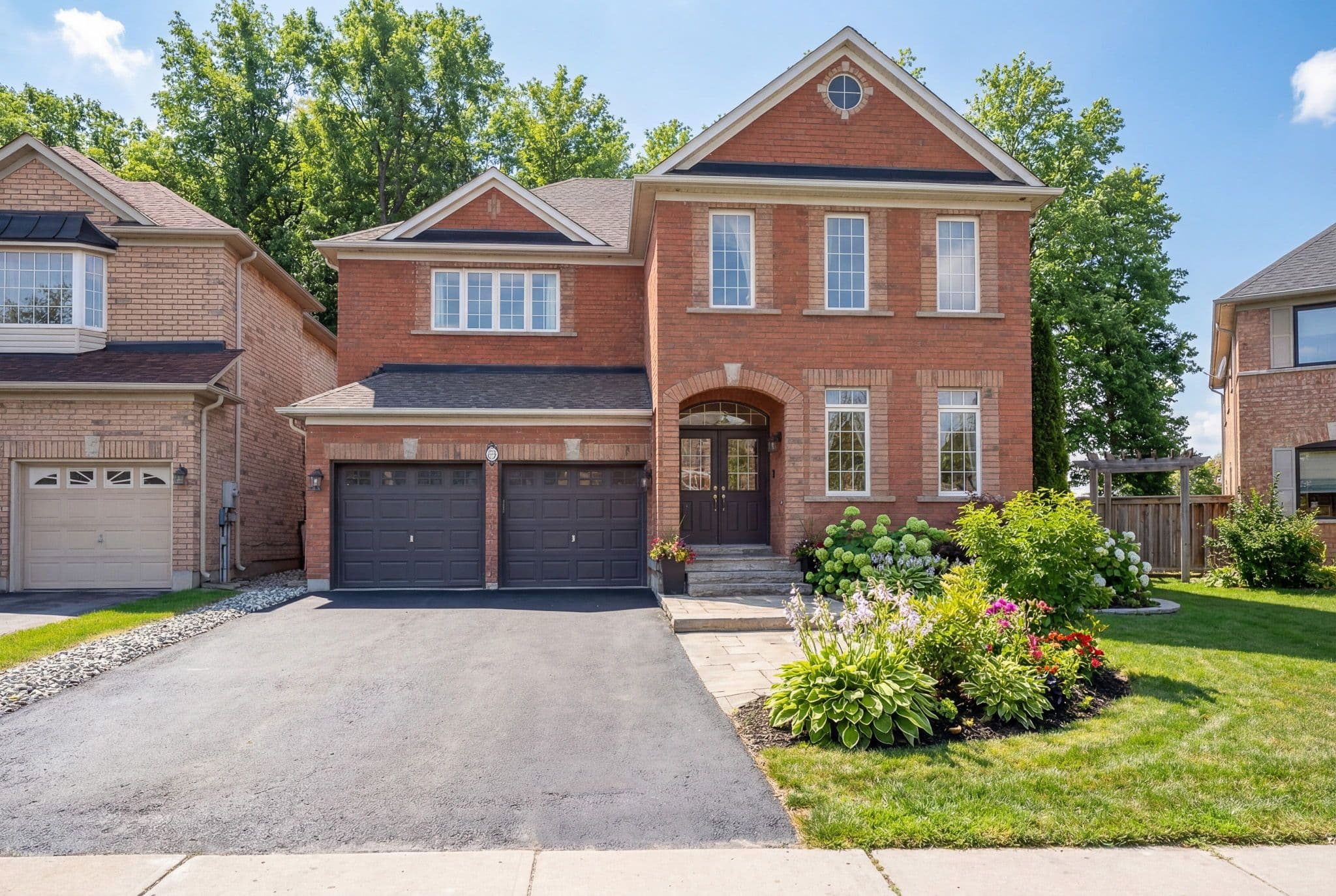 374 Dowson Loop, Newmarket, ON L3X 3G3