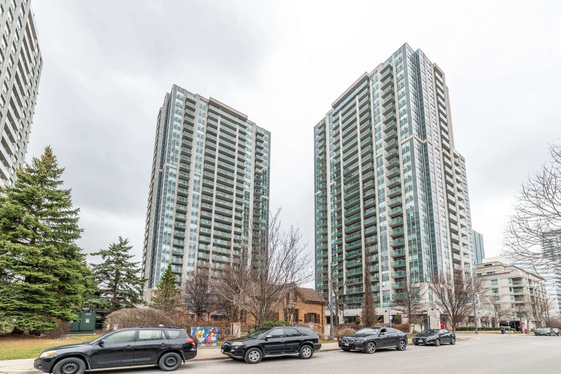 16 Harrison Garden Boulevard 1710, Toronto C14, ON M2N 7J6