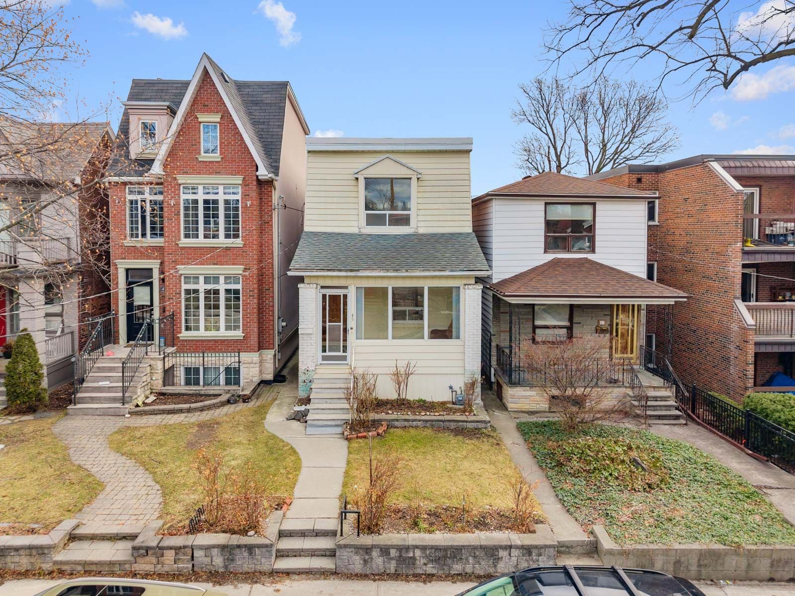 45 Eaton Avenue, Toronto E03, ON M4J 2Z4