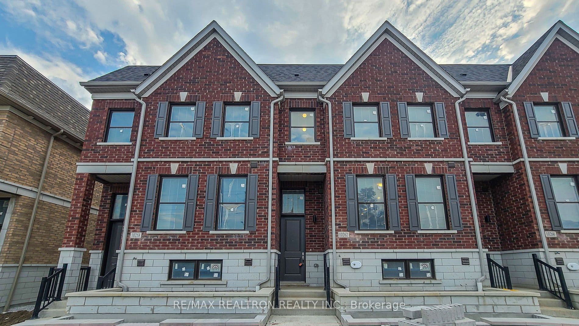10262 Keele Street, Vaughan, ON L6A 5B6