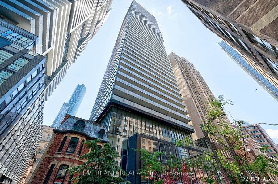 15 Grenville Street 1702, Toronto C01, ON M4Y 0B9