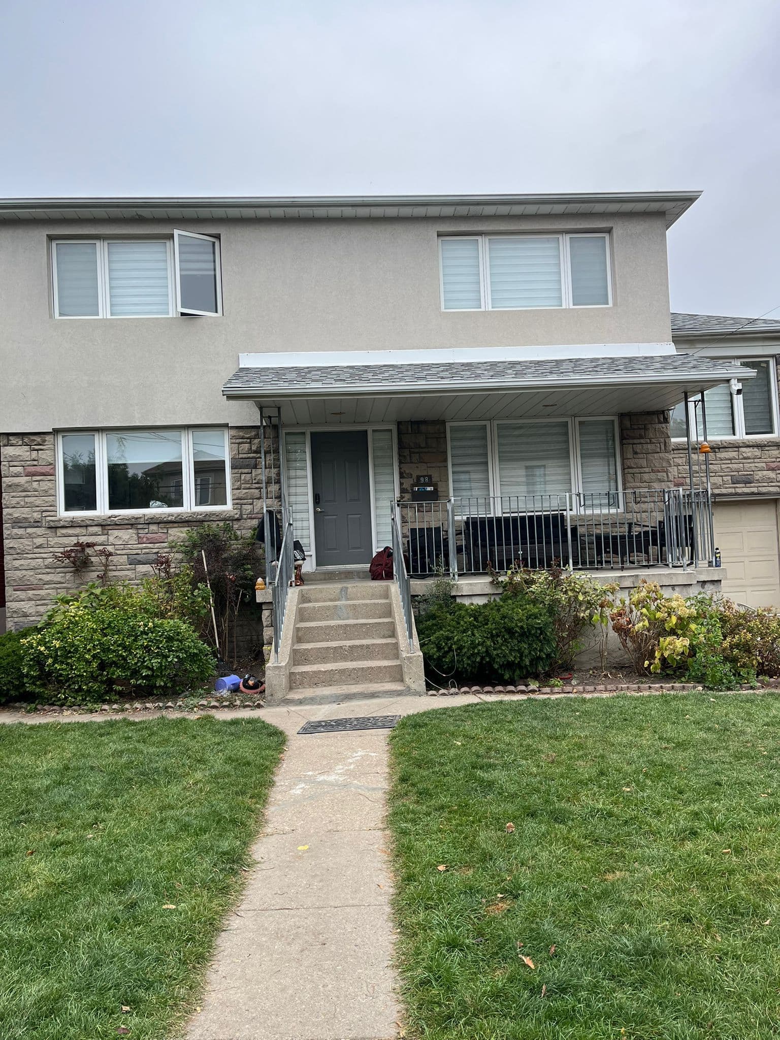 98 Frontenac Avenue 1, Toronto C04, ON M5N 1Z9