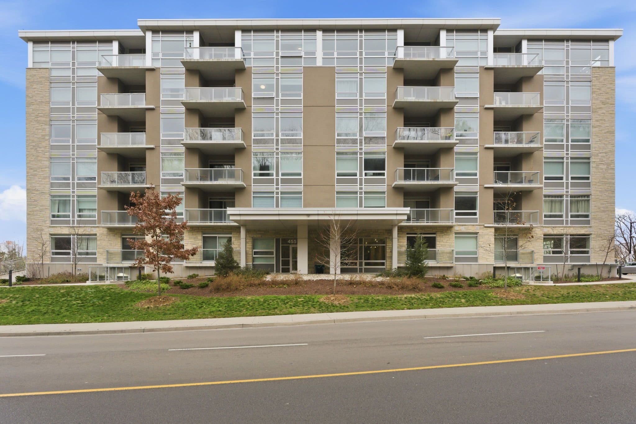 455 Charlton Avenue 308, Hamilton, ON L8N 0B2