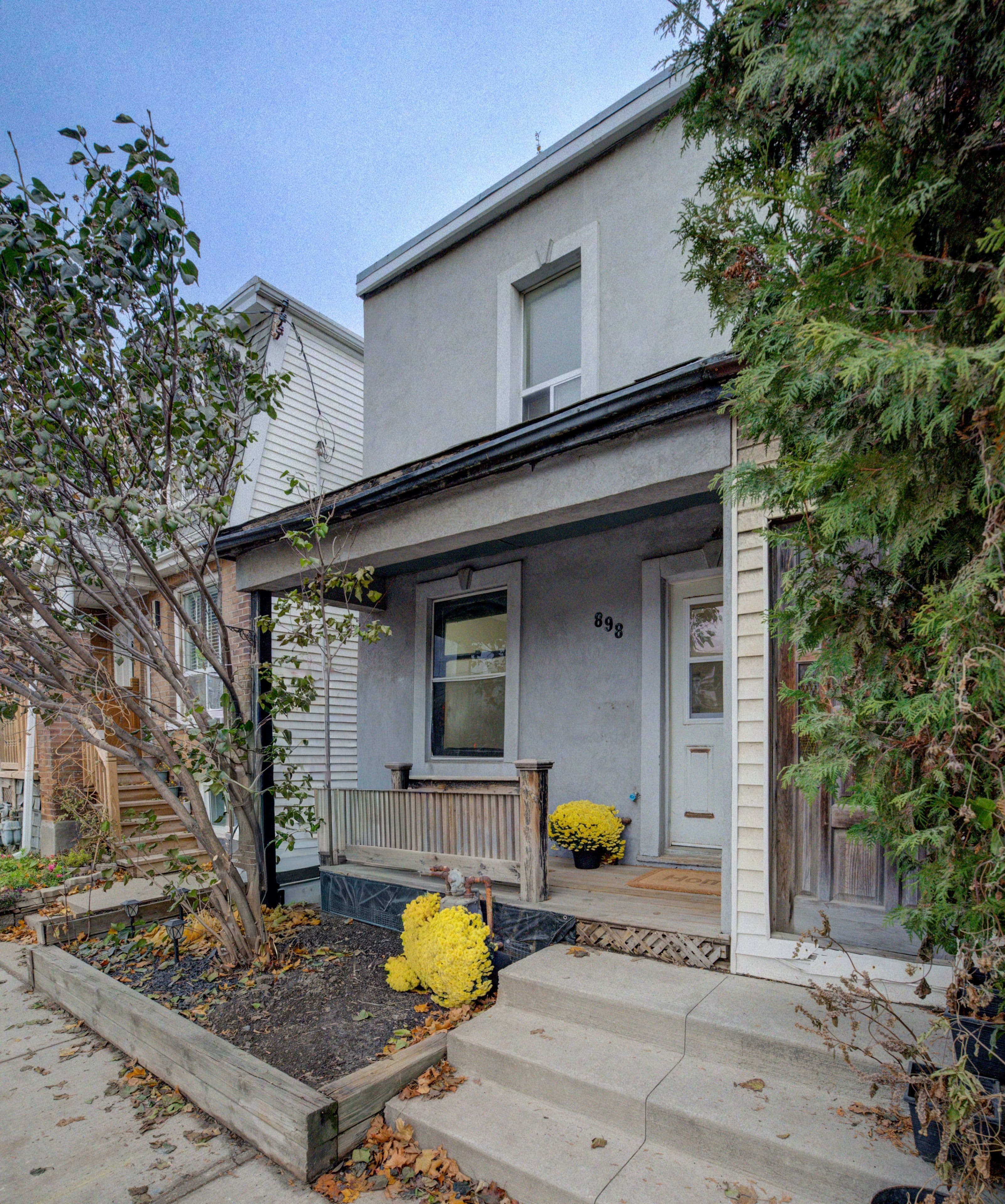898 Eastern Avenue, Toronto E01, ON M4L 1A4