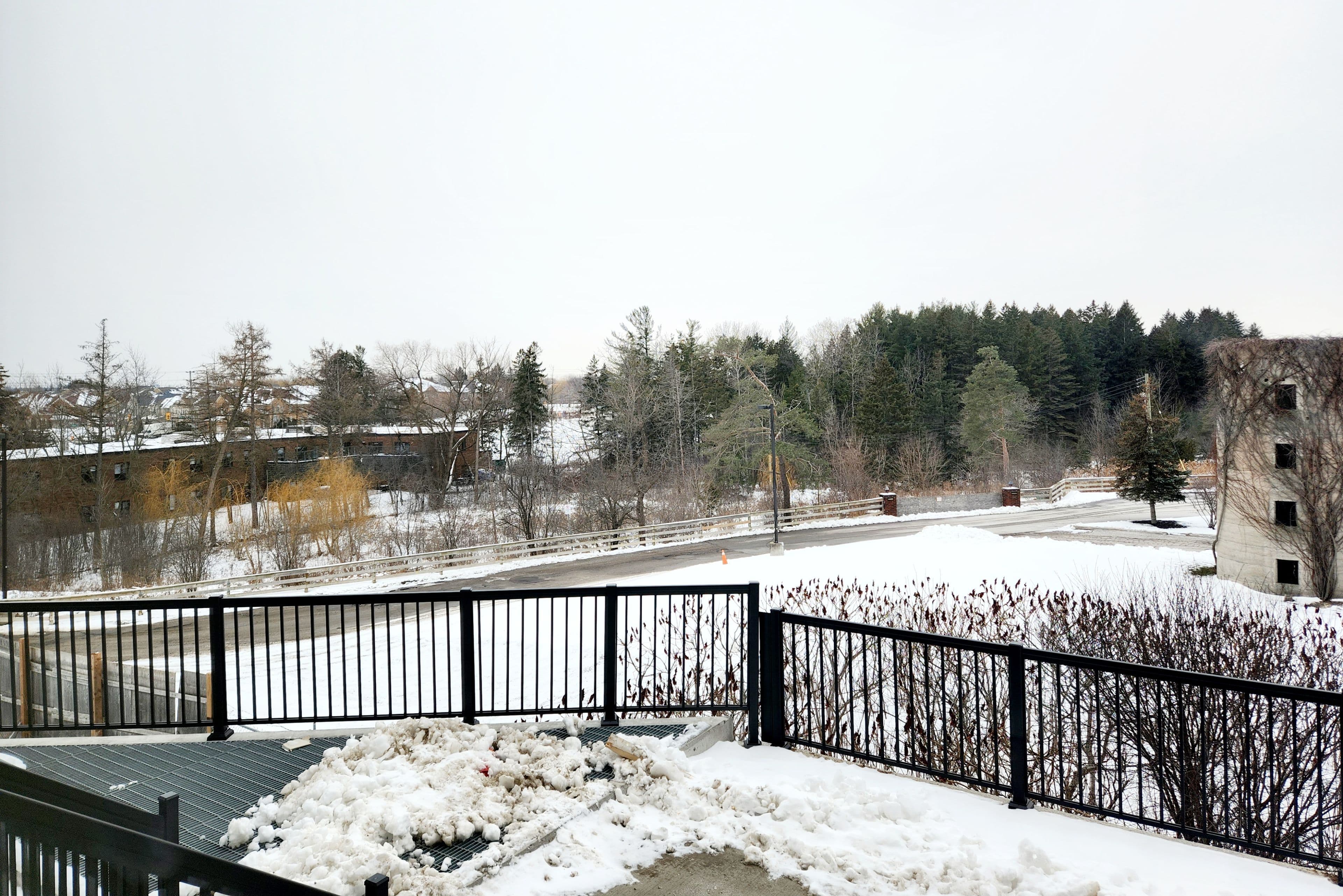 10 Steckley House Lane E 113, Richmond Hill, ON L4S 0N1